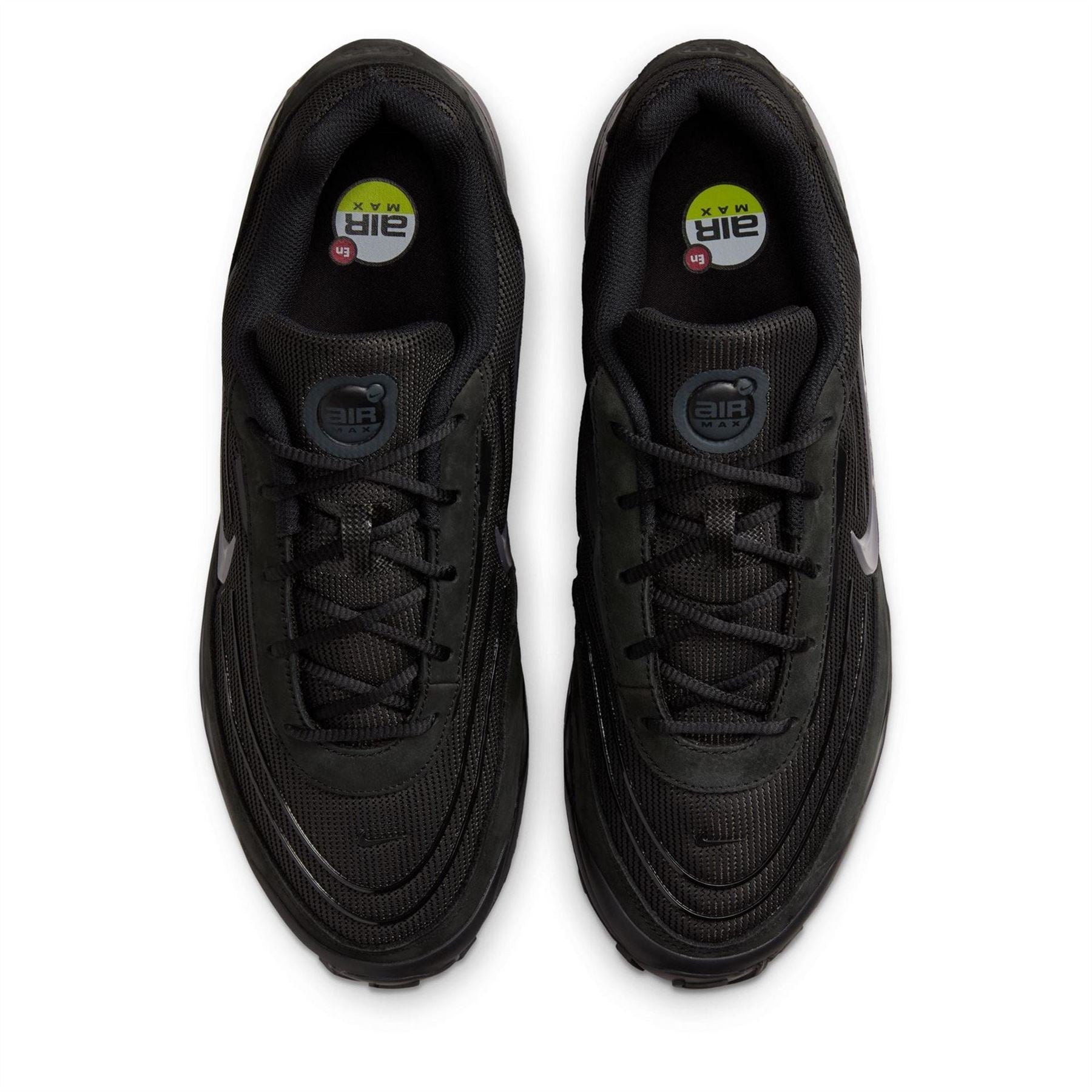 Nike Air Max Verse Low Top Sneakers