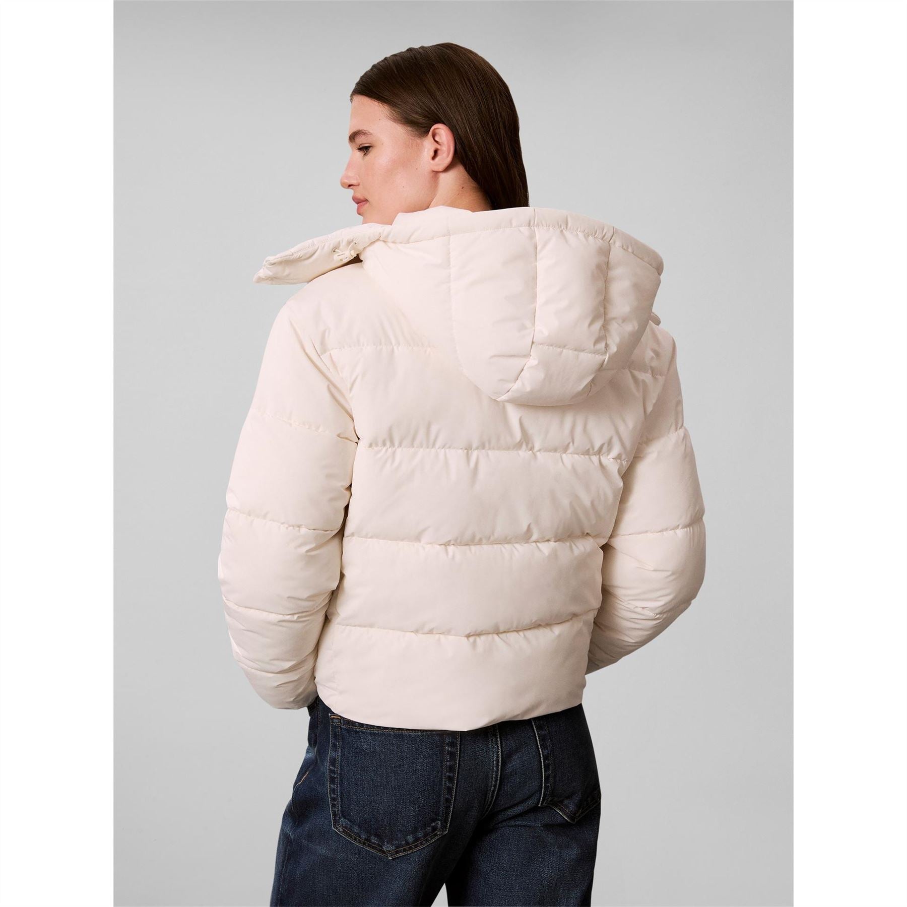 Calvin Klein Jeans  Essential Water Resistant Rds Certified Down Short Puffer Jacket