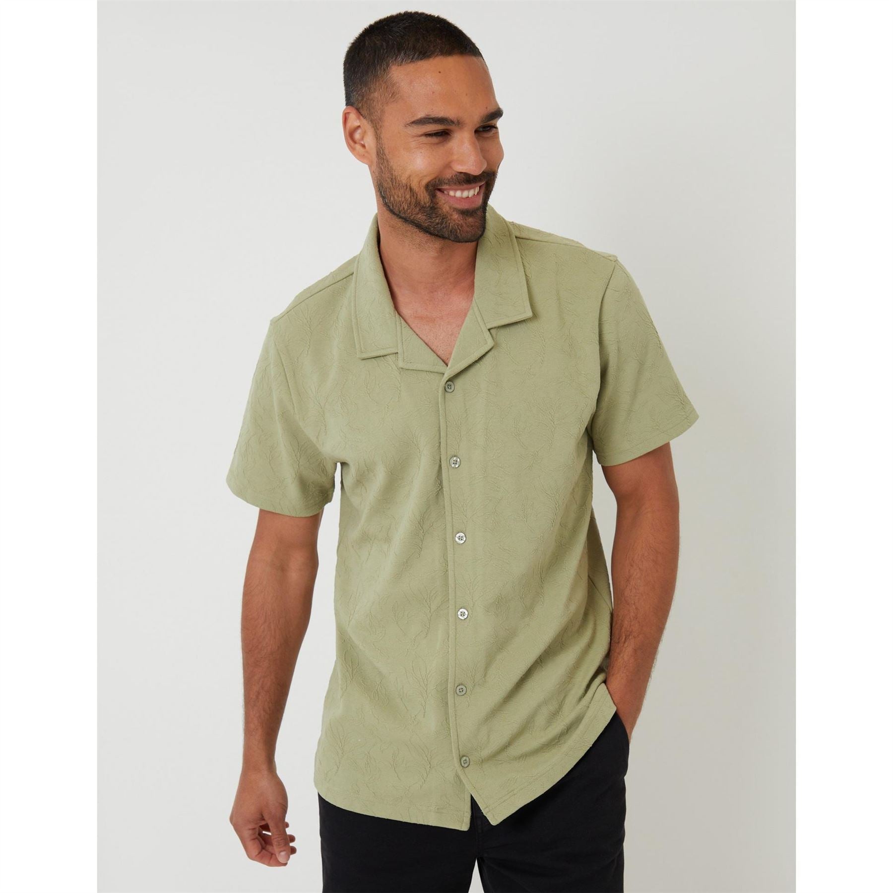 Threadbare Darvel Collared Neck Short Sleeve Shirt