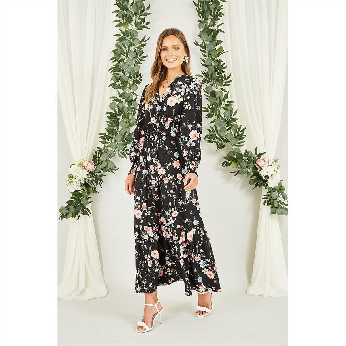Yumi Floral Print Ruched Midi Dress