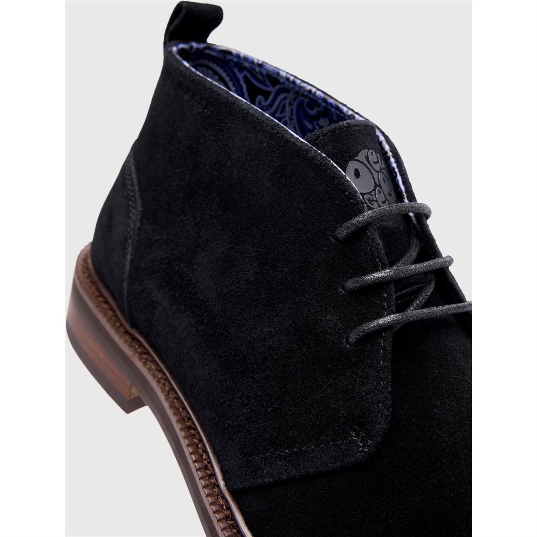 Pretty Green Solid Patterned Chukka Boots
