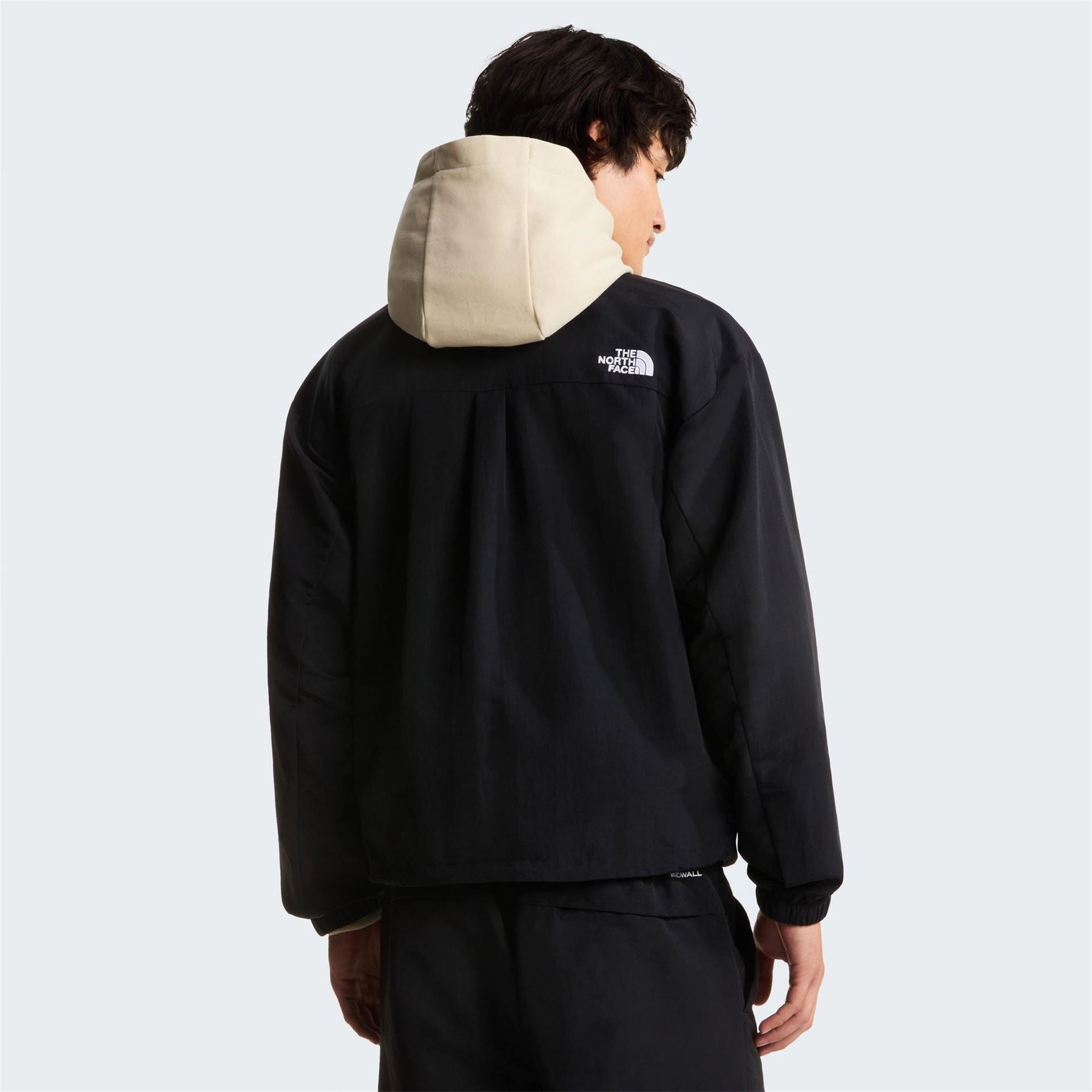 The North Face Mens Easy Wind Jacket