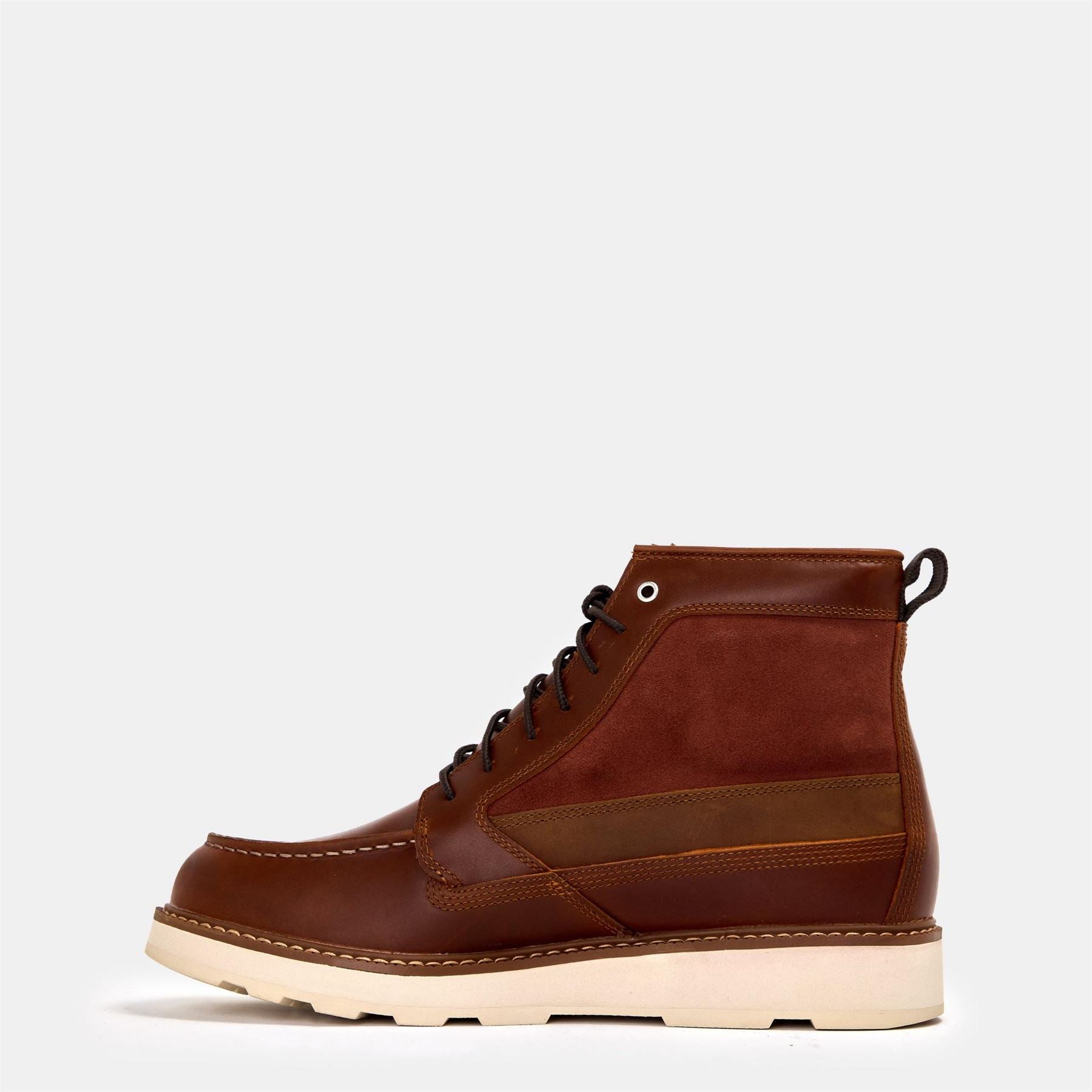 Timberland Britton Mills Lace-Up Chukka Boots Engraved Logo