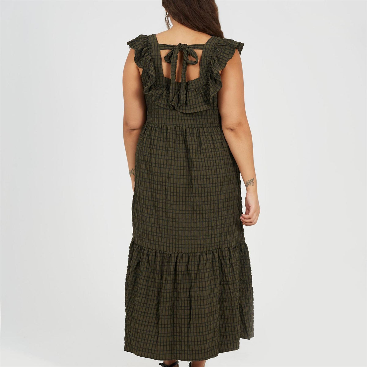 Brave Soul Plus Size Seersucker Maxi Dress With Tie Back Detail