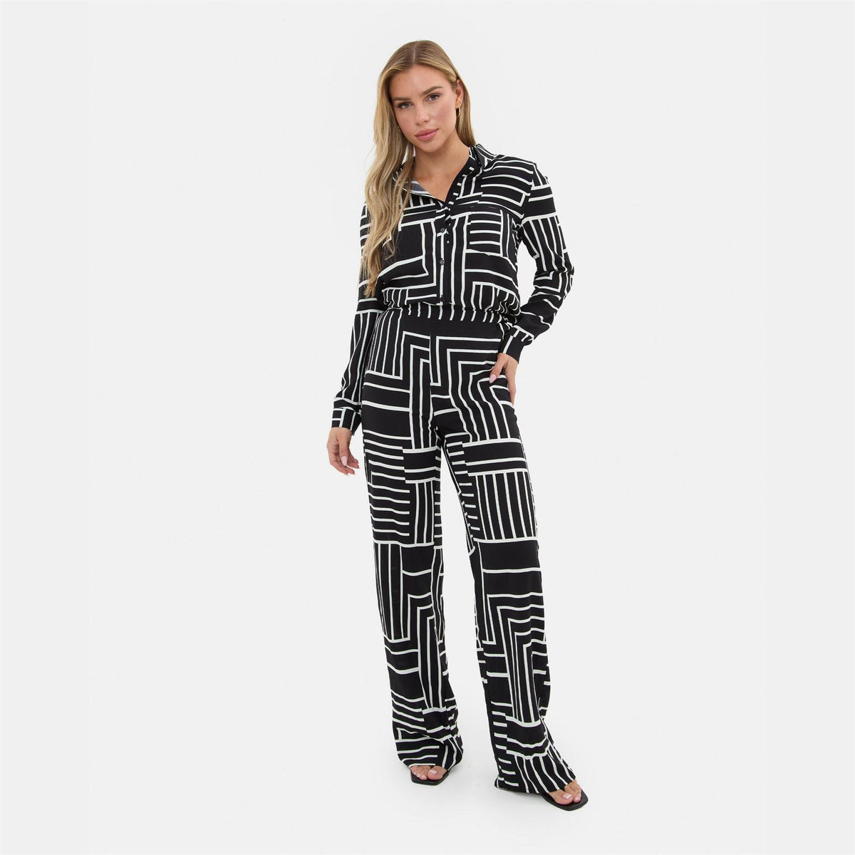I Saw It First Wide Leg Crepe Trouser