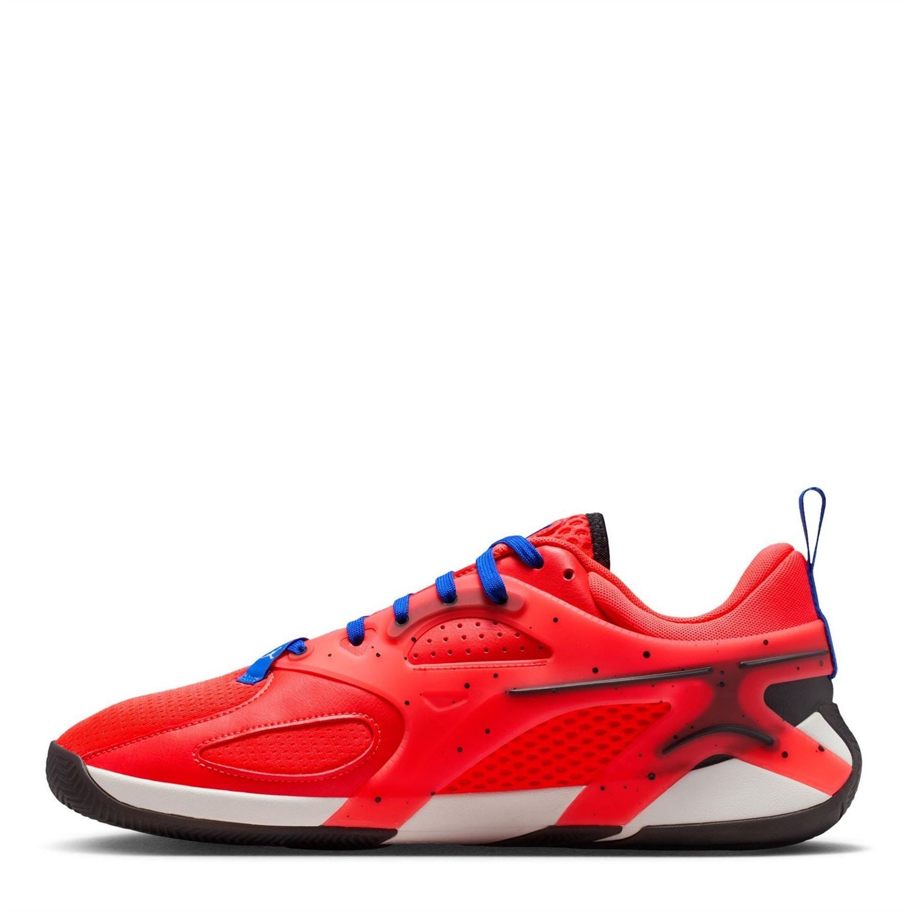 Nike Heir Basketball Low Top Lace-Up Sneakers