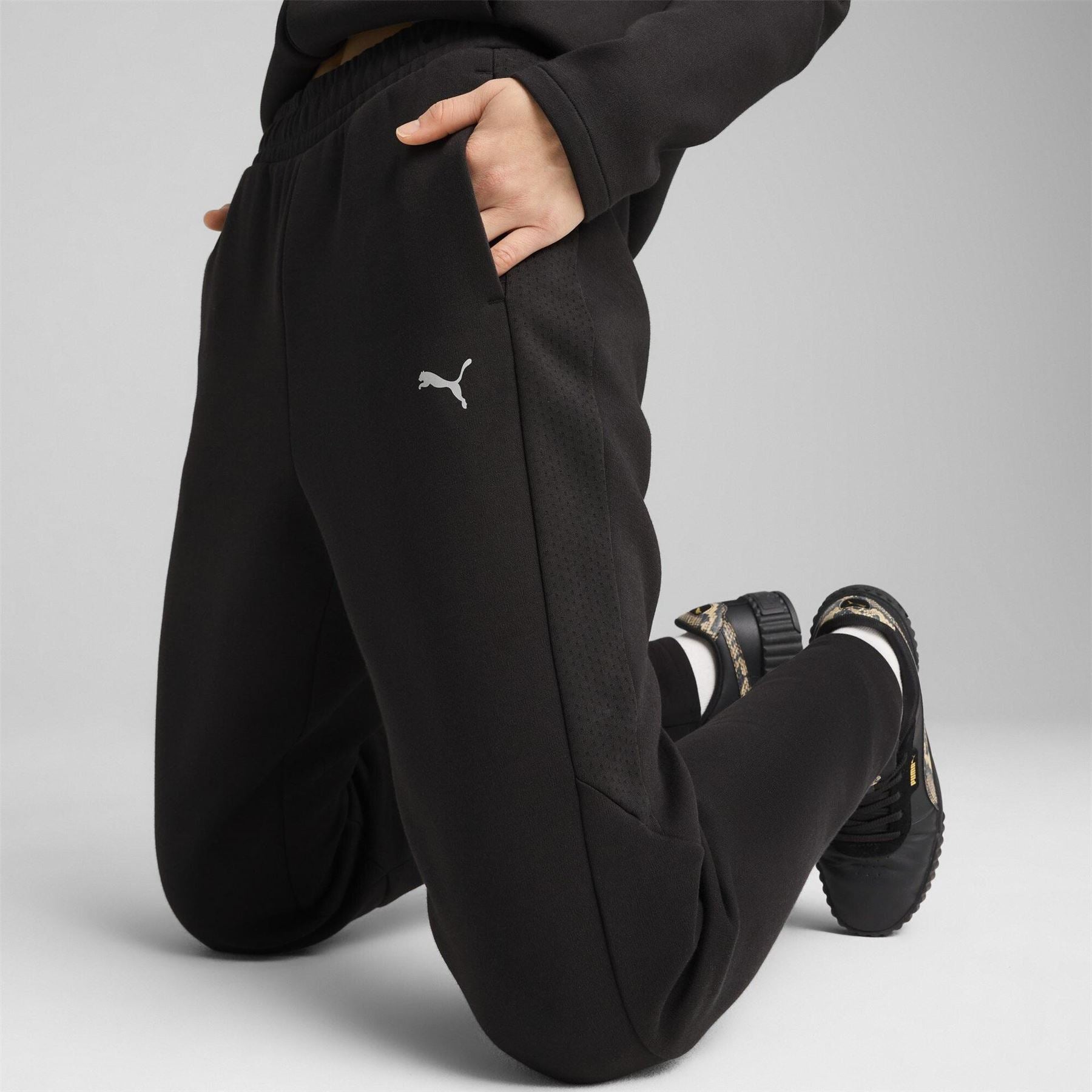 Puma Evostripe Closed Hem Fleece Jogging Bottoms