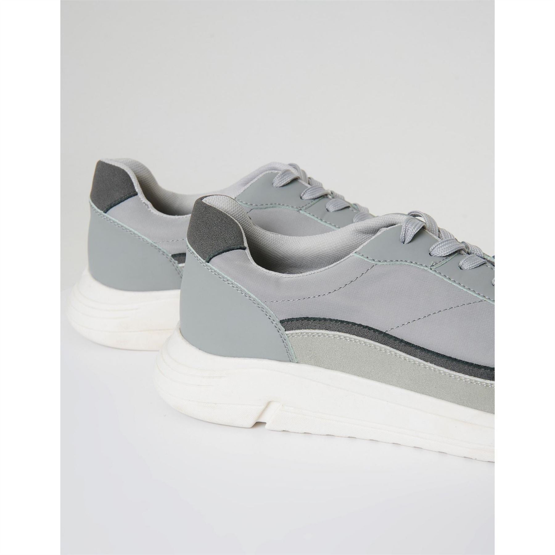 Threadbare Ariba Trainer Casual Low Top Trainers