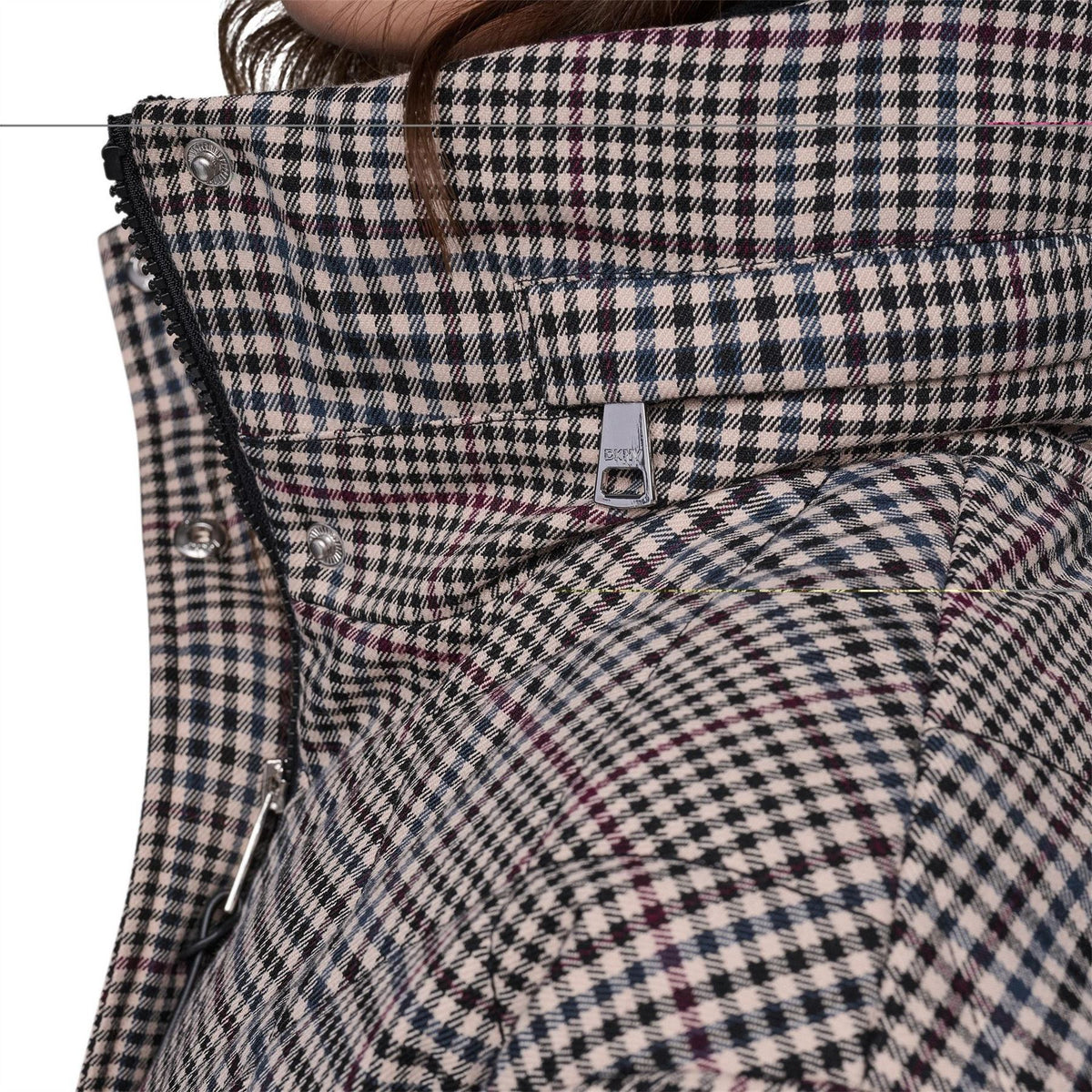 DKNY B42 Short Quilt Ld64