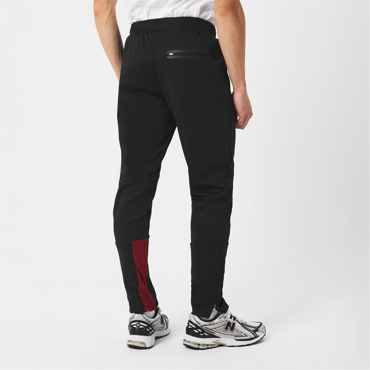 Umbro Zipped Pocket Slim Cut Athletic Pants
