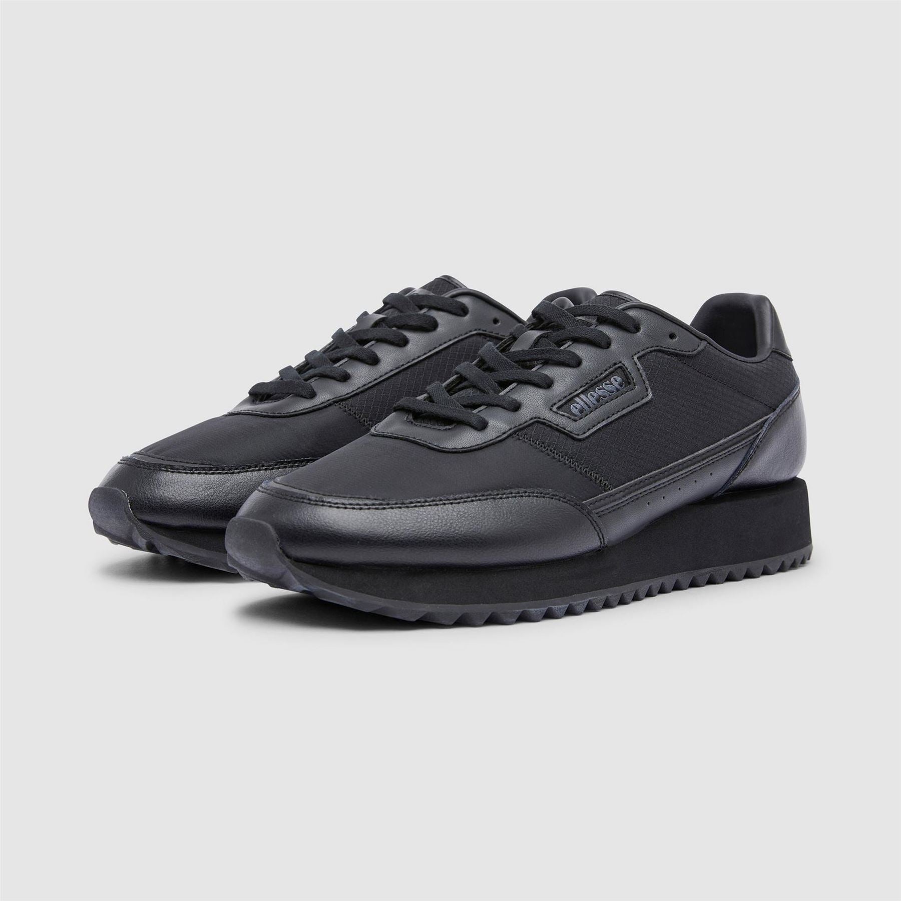 Ellesse Laro Runner Lace-Up Low Top Sneakers