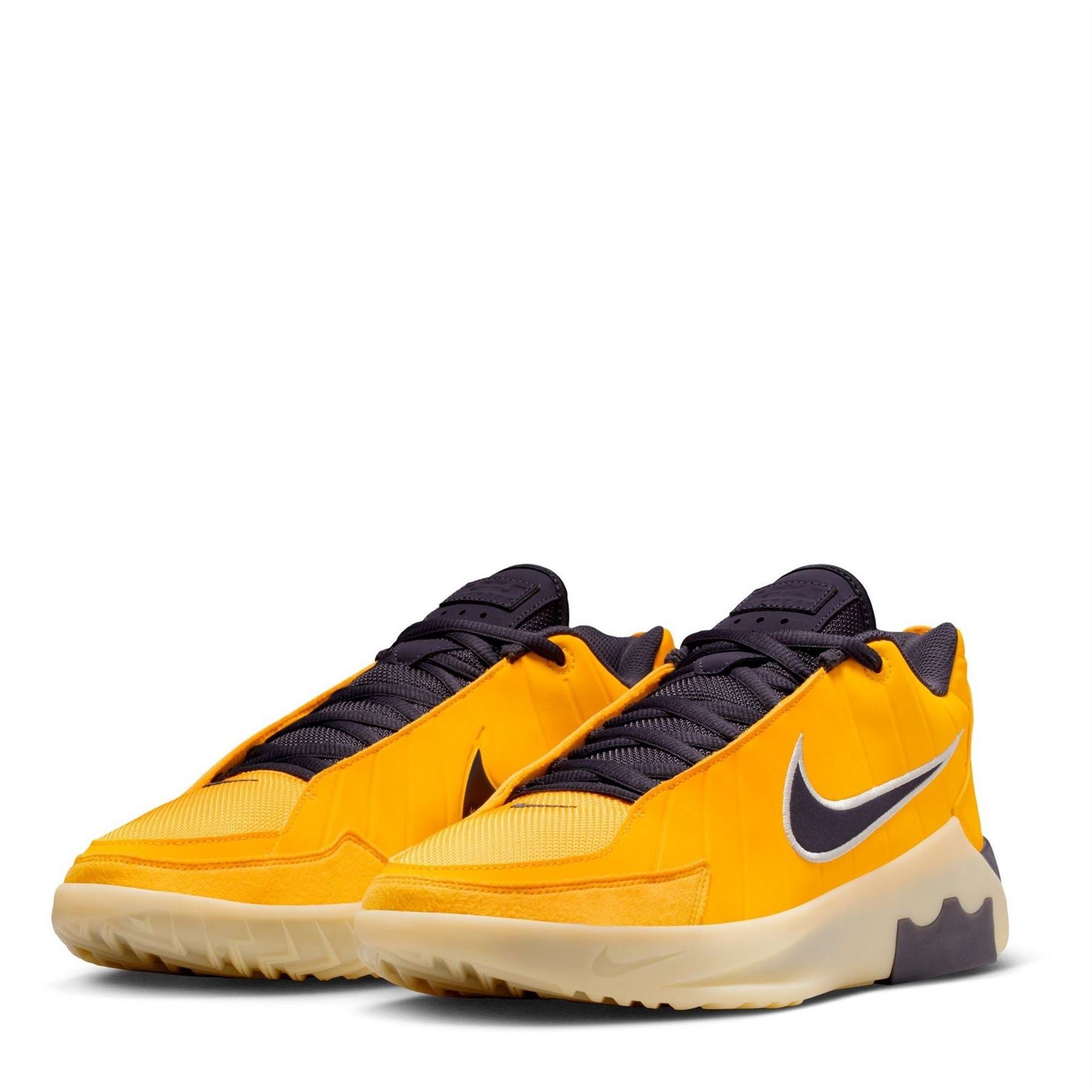 Nike Witness 9 Low Top Lace-Up Sneakers