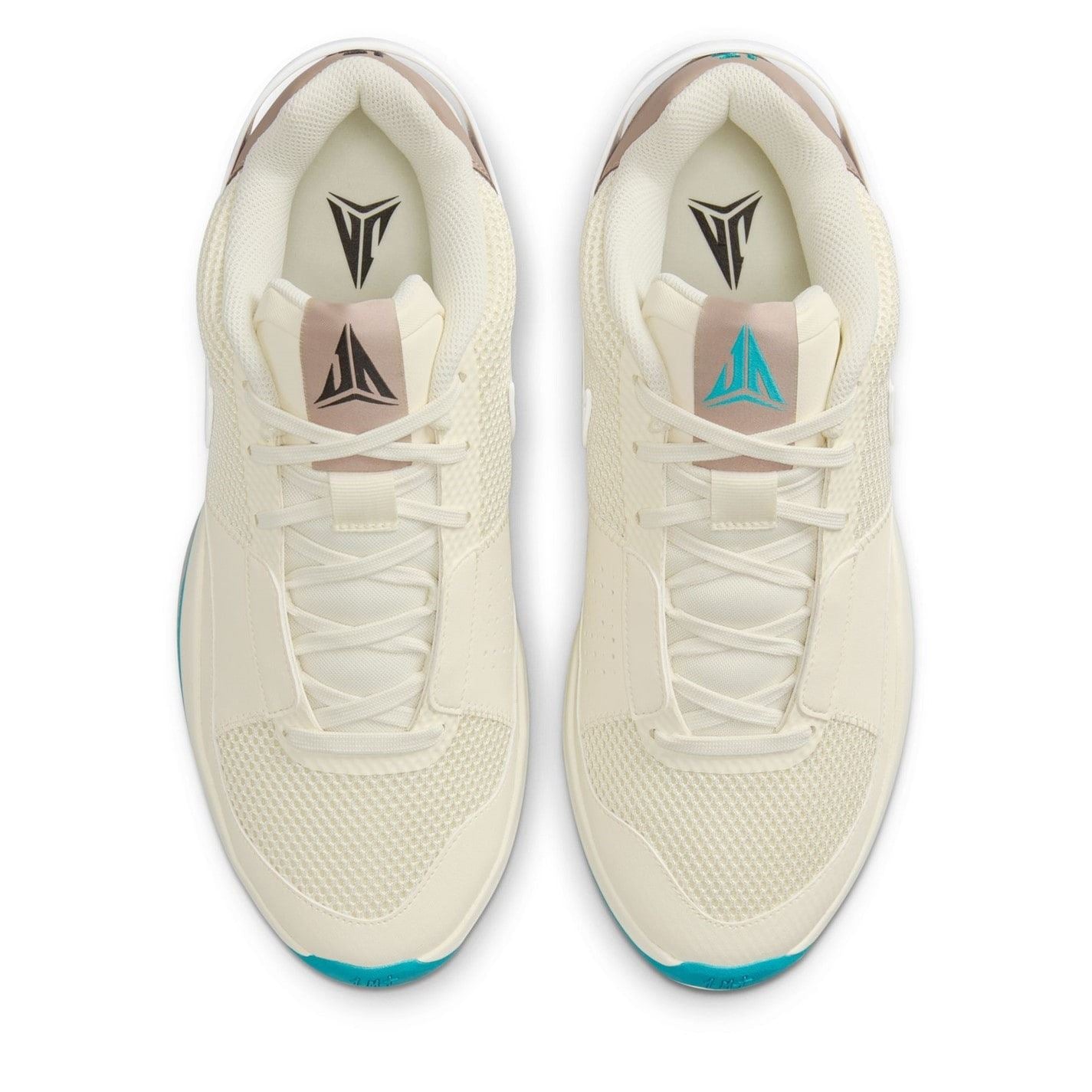 Nike Day One Low Top Basketball Sneakers