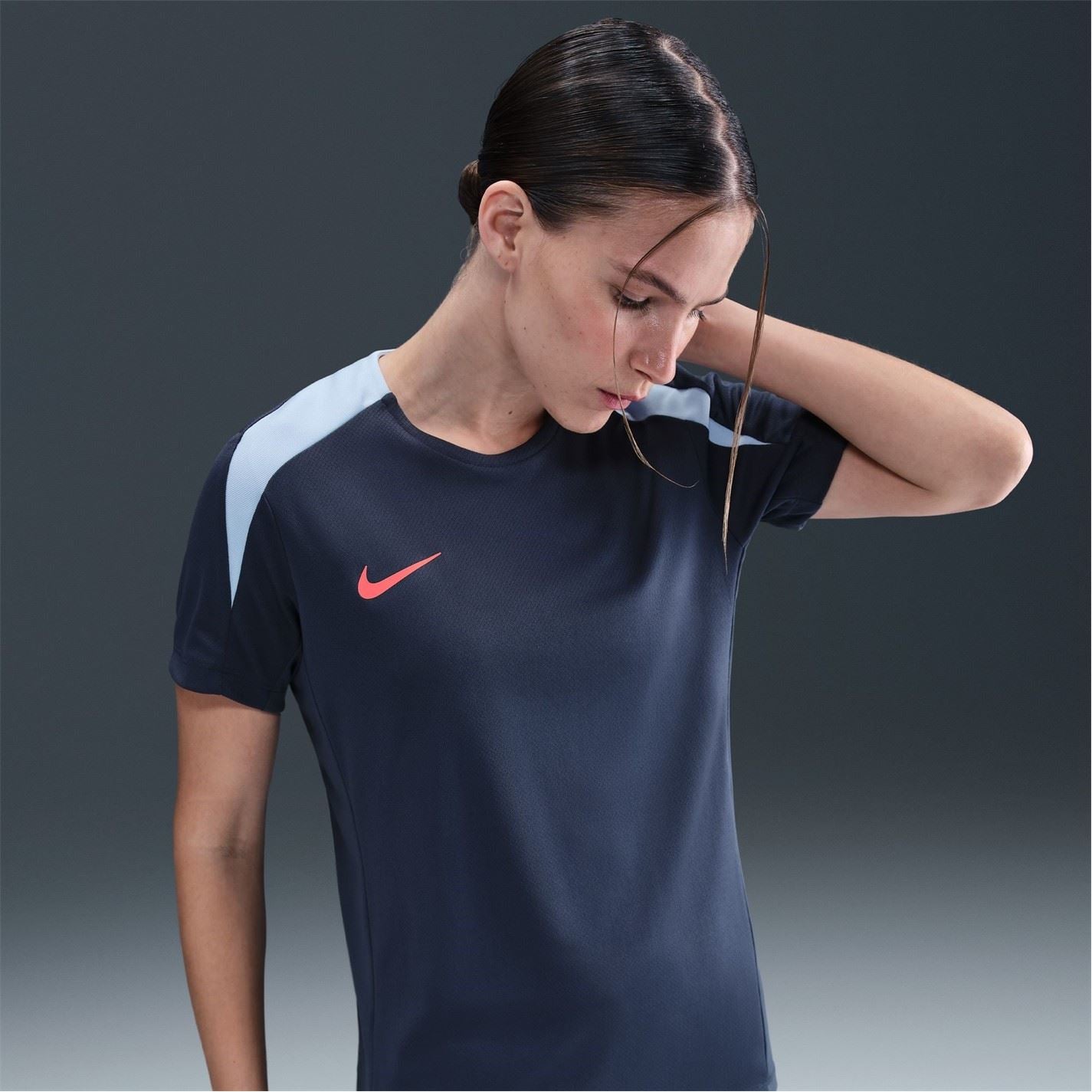 Nike Womens Strike Shirt