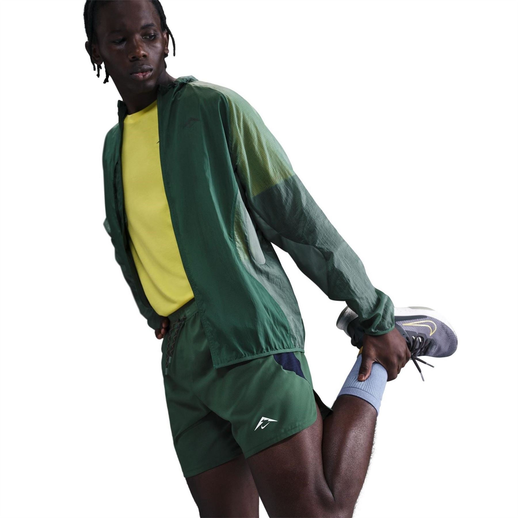 Nike Trail Solid Patterned Hooded Running Jacket