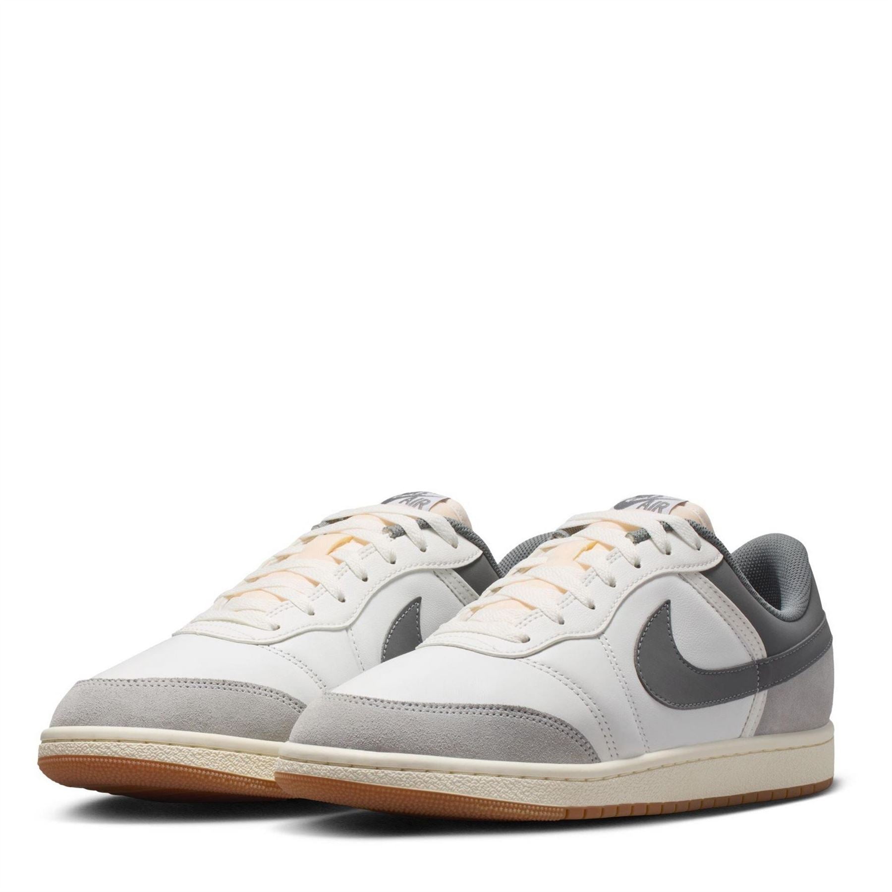 Air Jordan Skyline Sn62 Lace-Up Low Top Sneakers