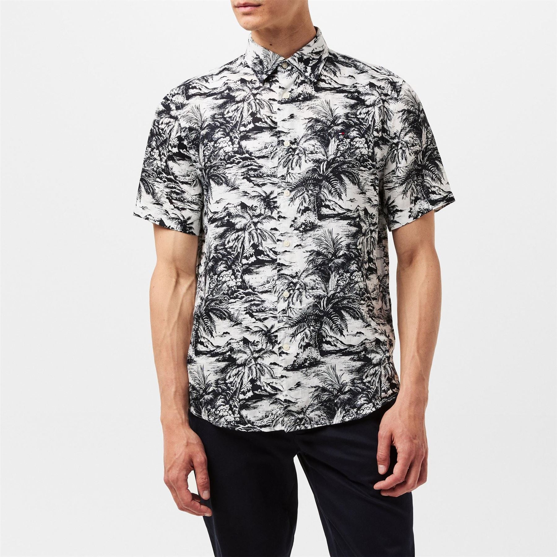 Tommy Hilfiger Vacation Print Regular Fit Short Sleeve Shirt