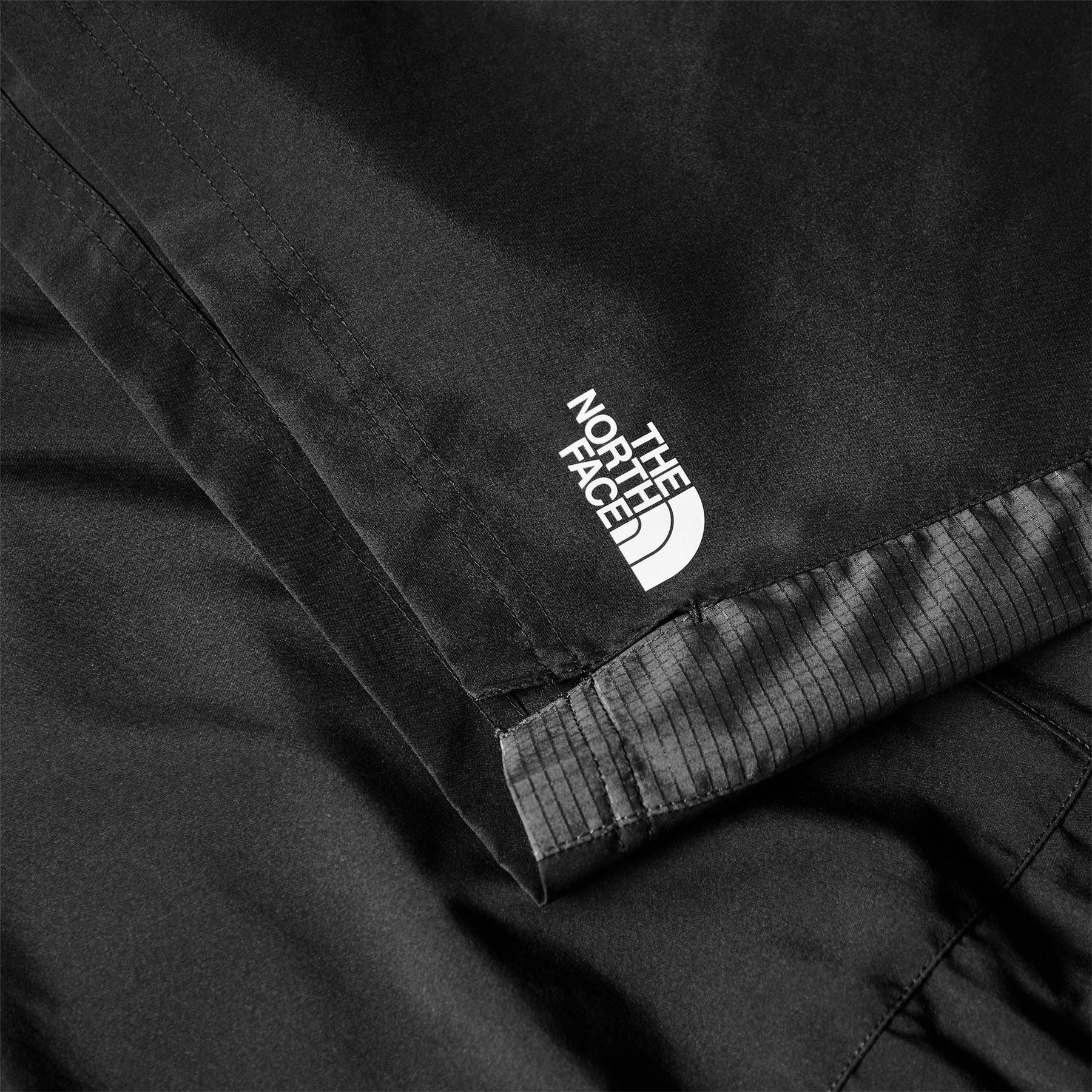 The North Face Mens 24 7 Color Block Shorts Tnf Black Tracksuit Shorts