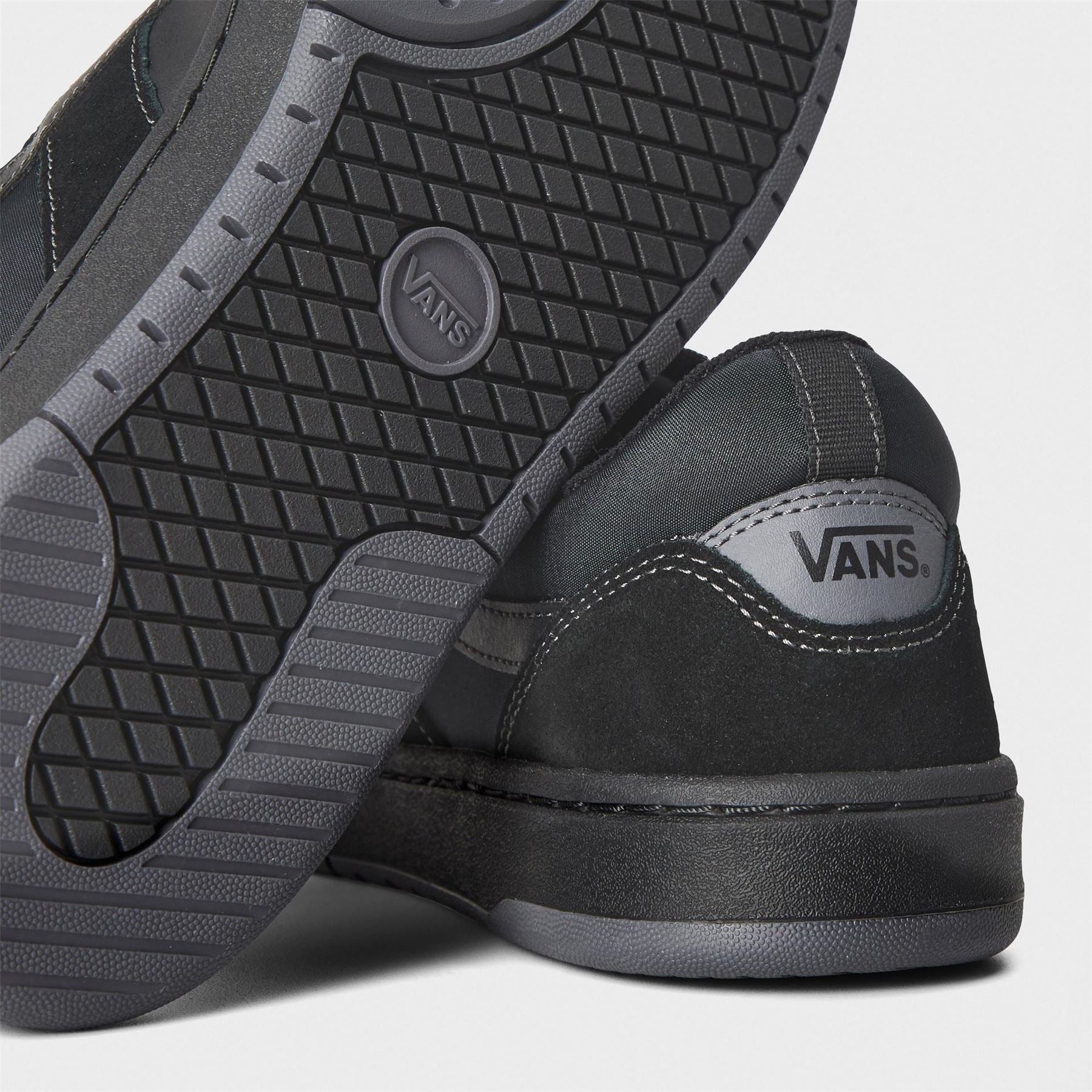 Vans Cruze 3.0 Round Toe Flat Heel Court Shoes