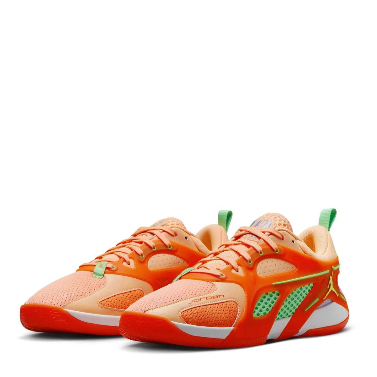 Nike Heir Basketball Low Top Lace-Up Sneakers