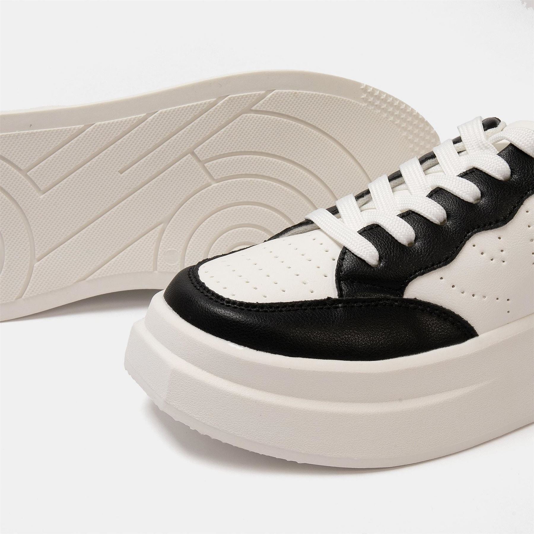 Kappa Ari Trainers