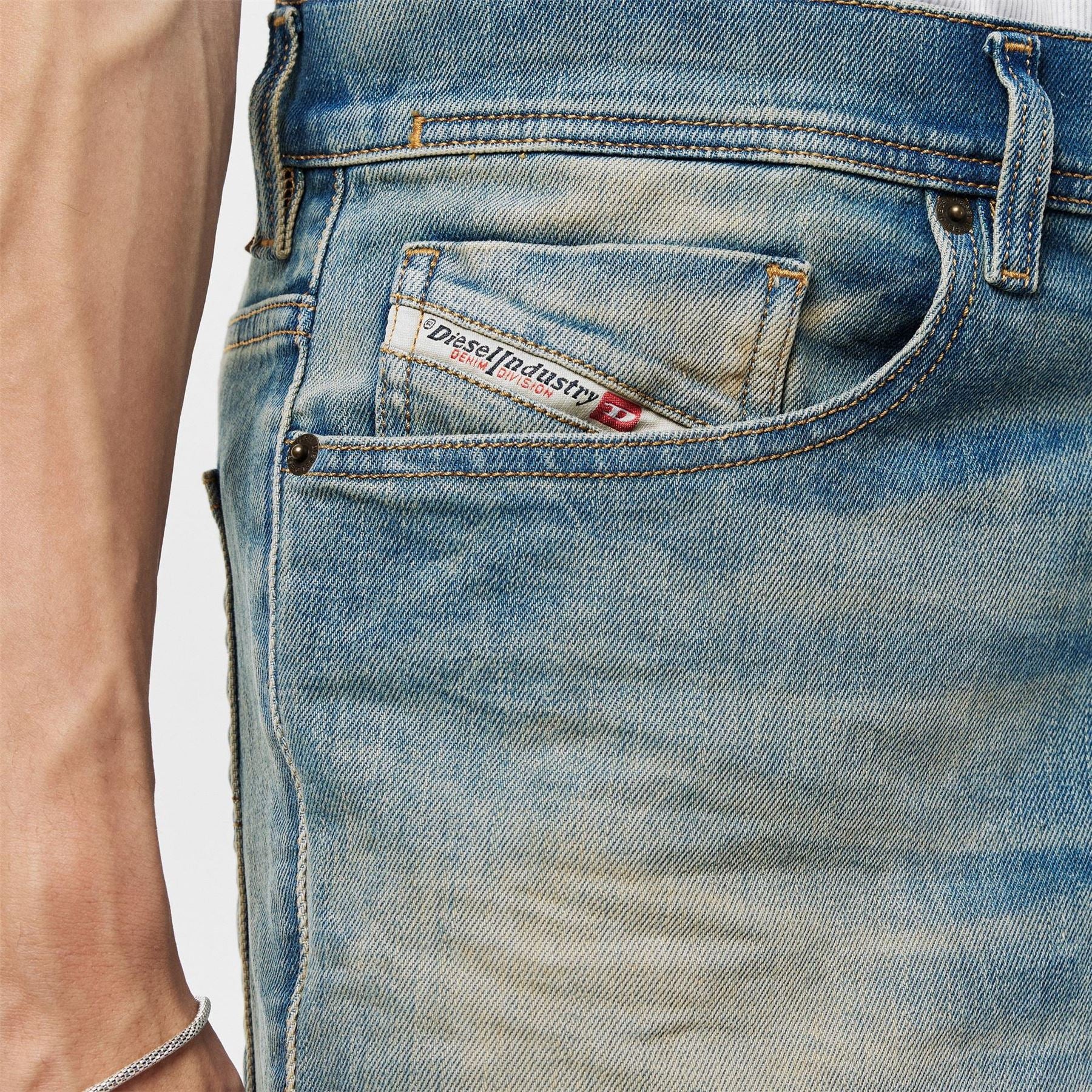 Diesel Jeans Finitive Tapered Jeans
