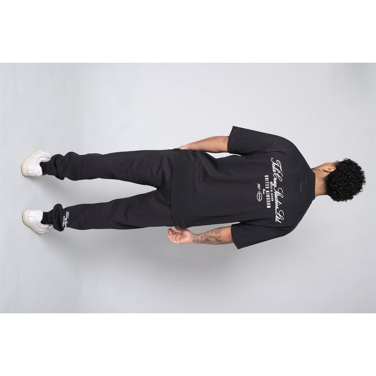 Tela Cruz Studio Tee Oversized T-Shirt