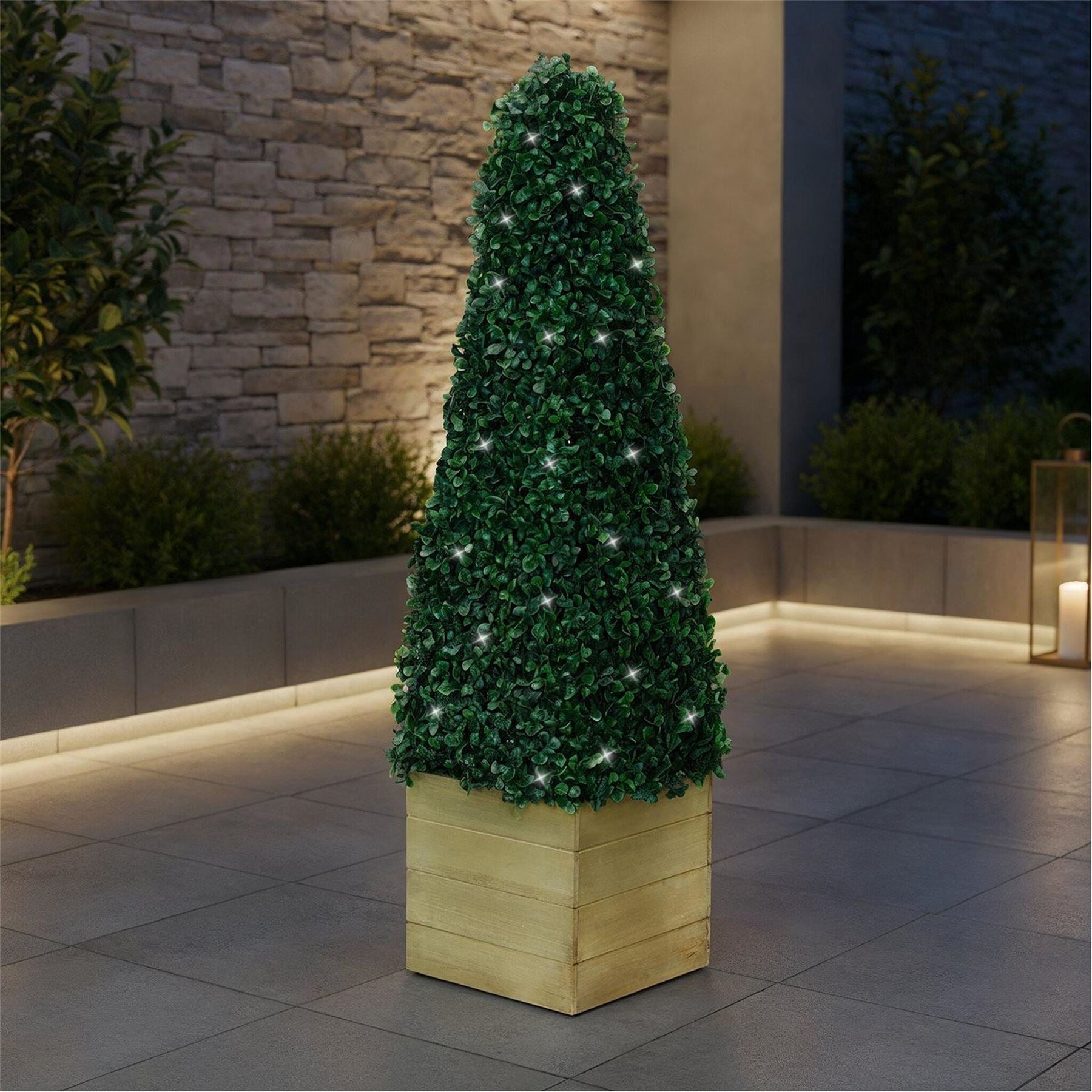 Streetwize Topiary   Solar Powered   Obelisk Design