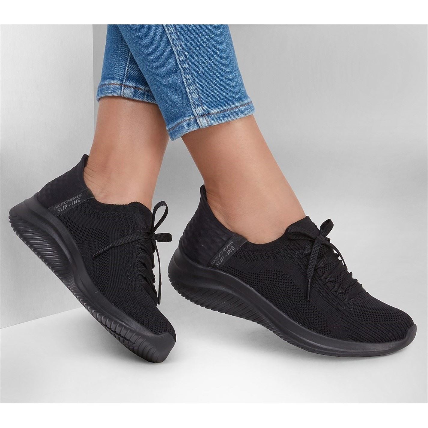 Skechers Low Top Ribbed Flat Heel Sneakers