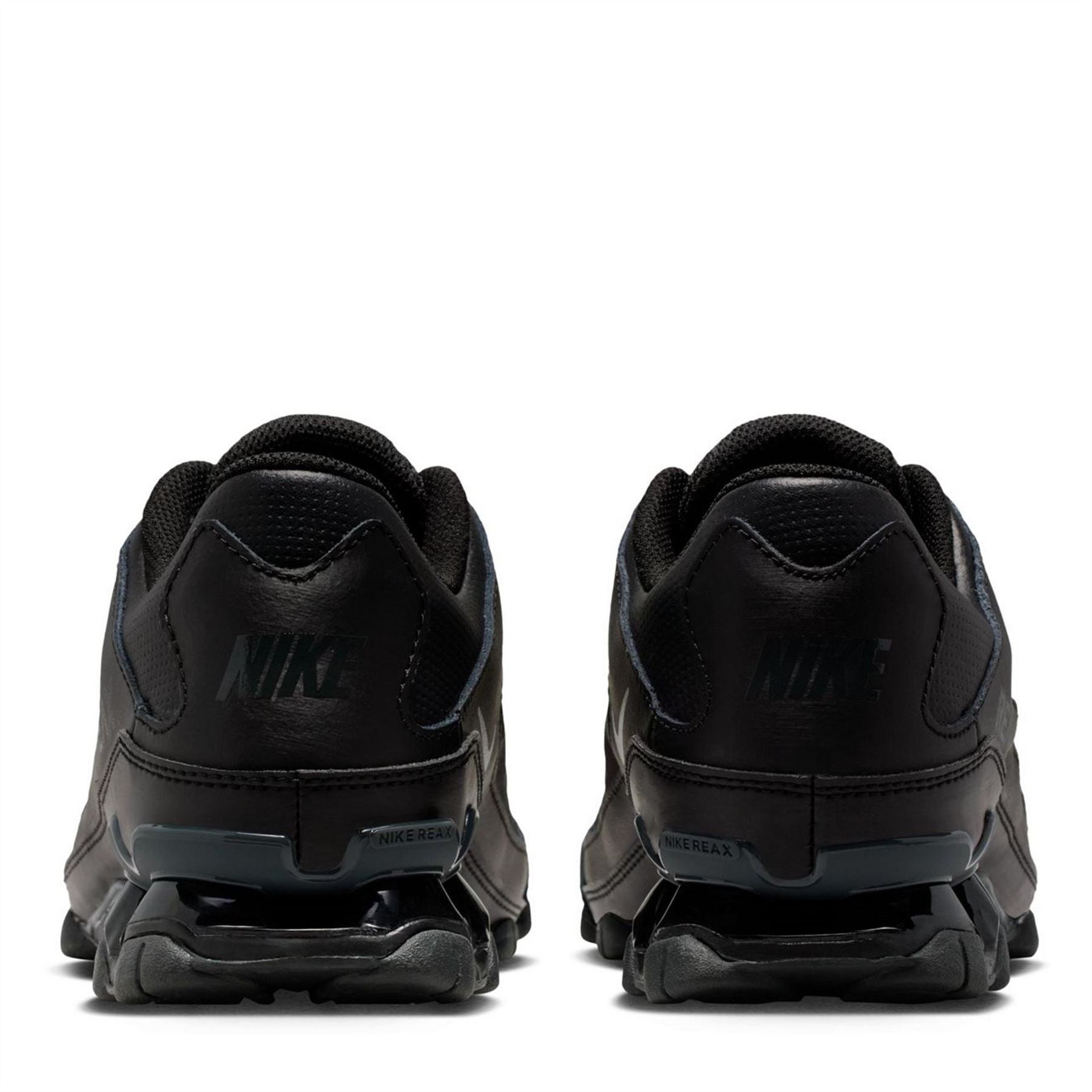 Nike Reax 8 TR Lace Up Low Top Sneakers