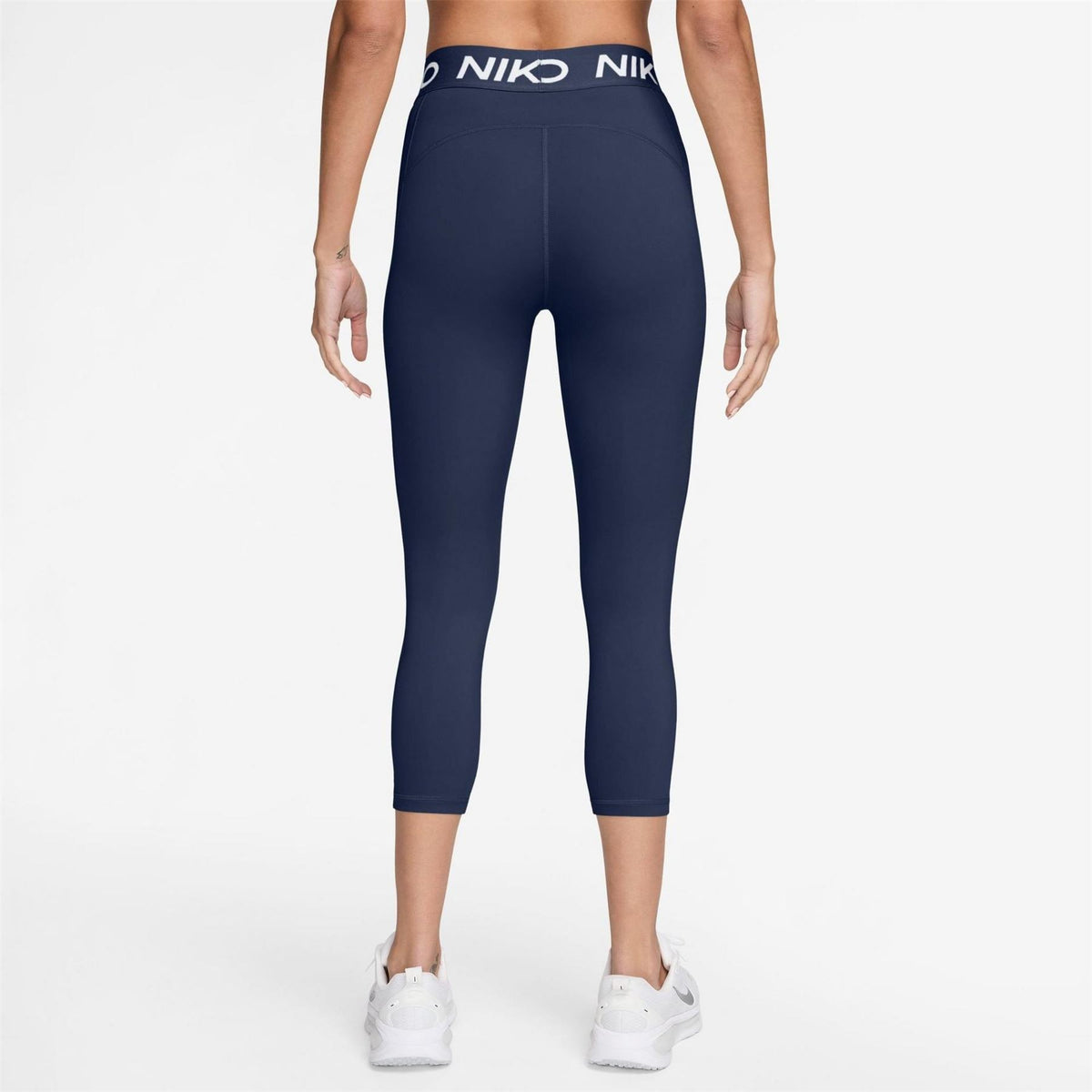 Nike Essential Solid Patterned Skinny Fit Leggings