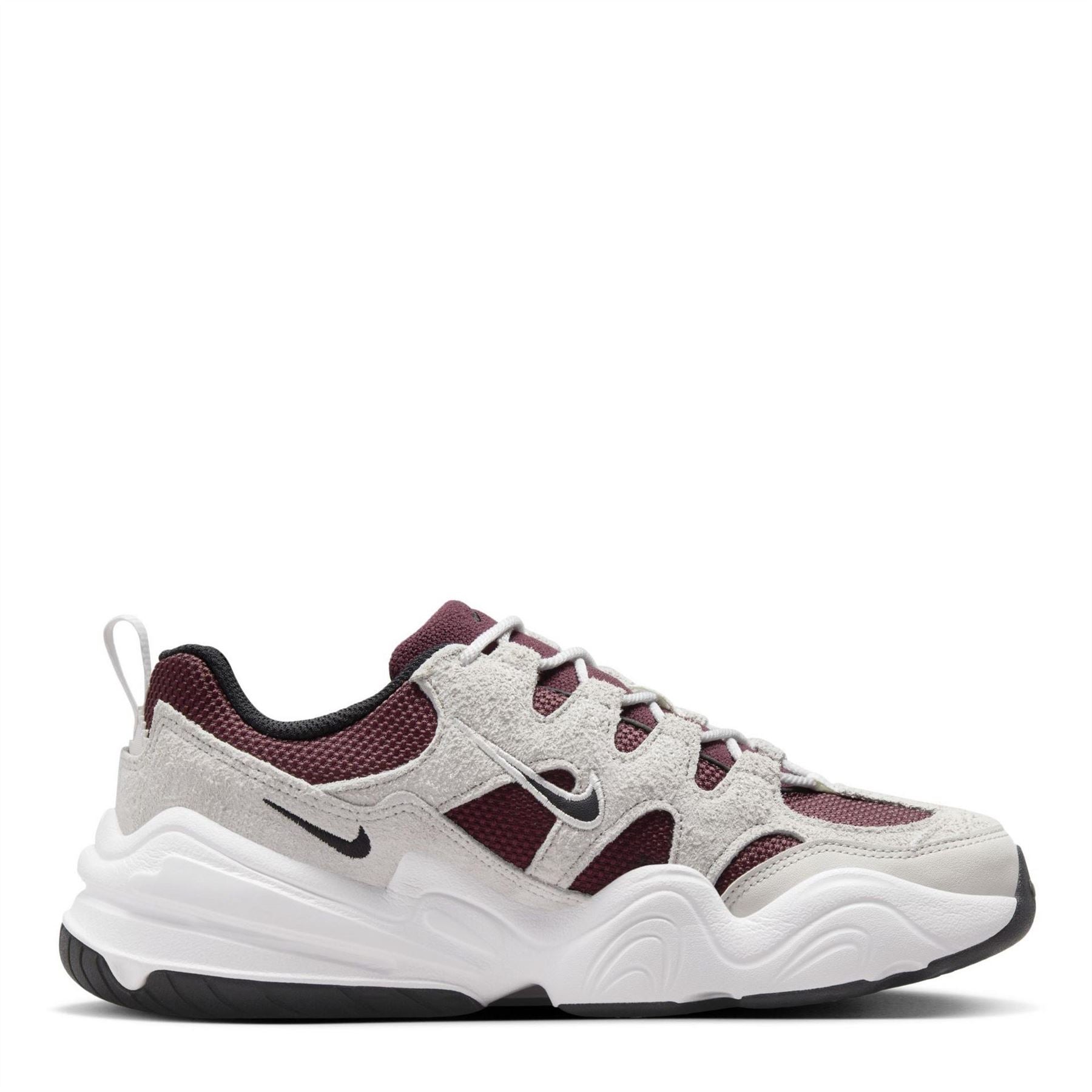 Nike Tech Hera Low Top Sneakers