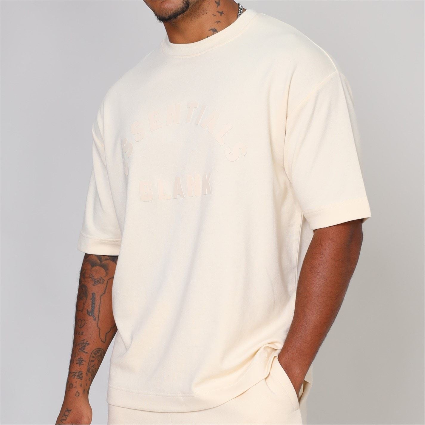 Blank Essentials Essentials Arch T-Shirt