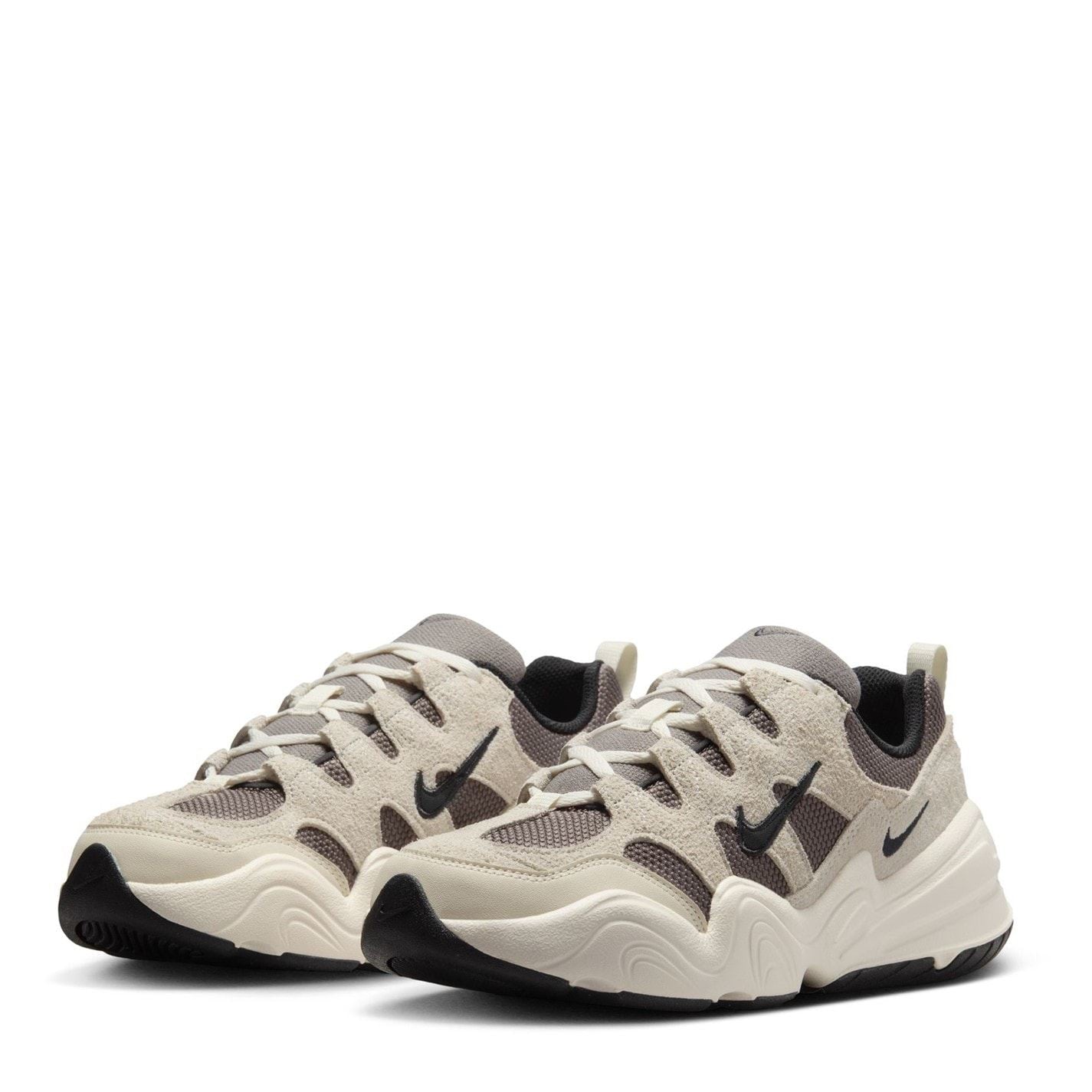 Nike Tech Hera Low Top Sneakers