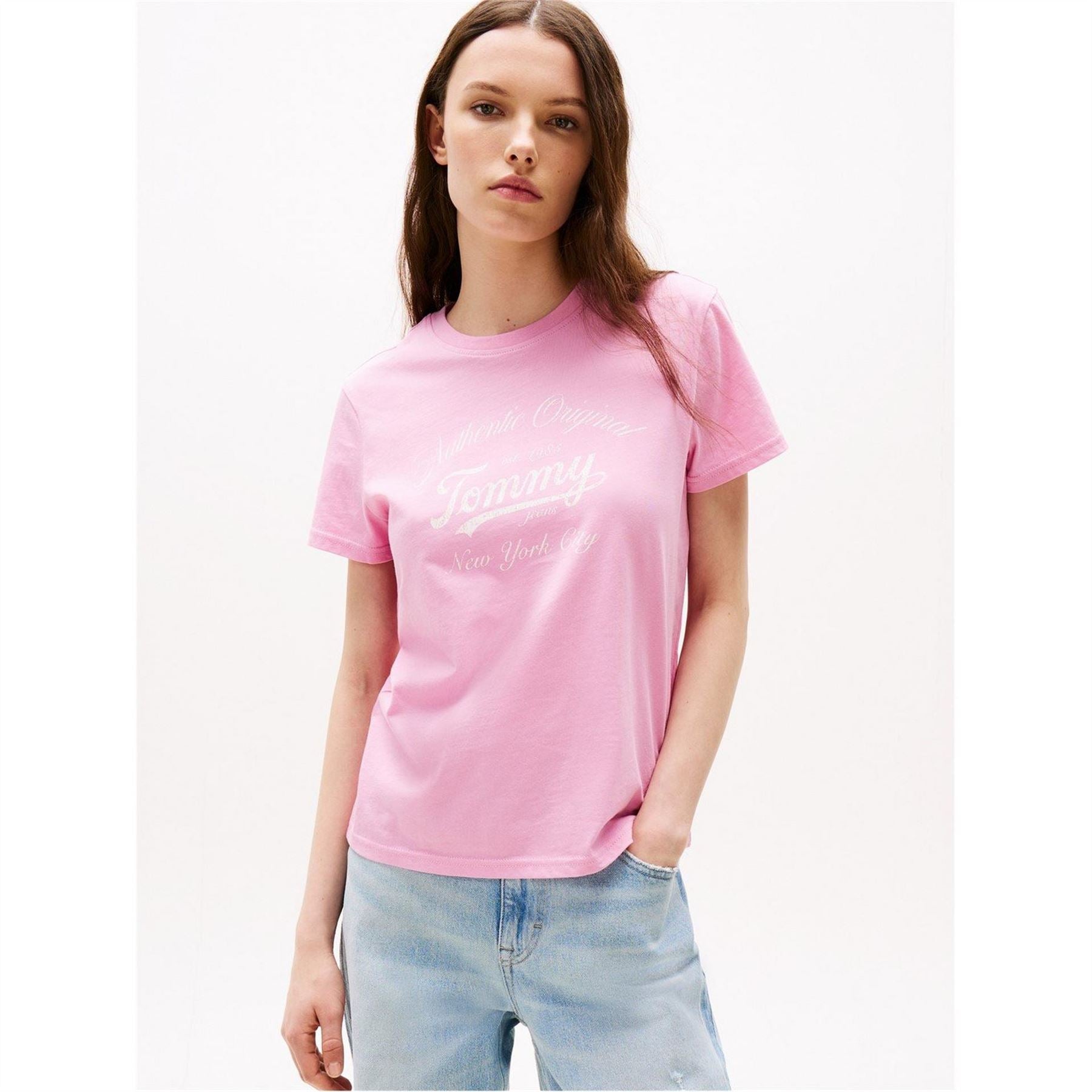 Tommy Jeans Logo Tee