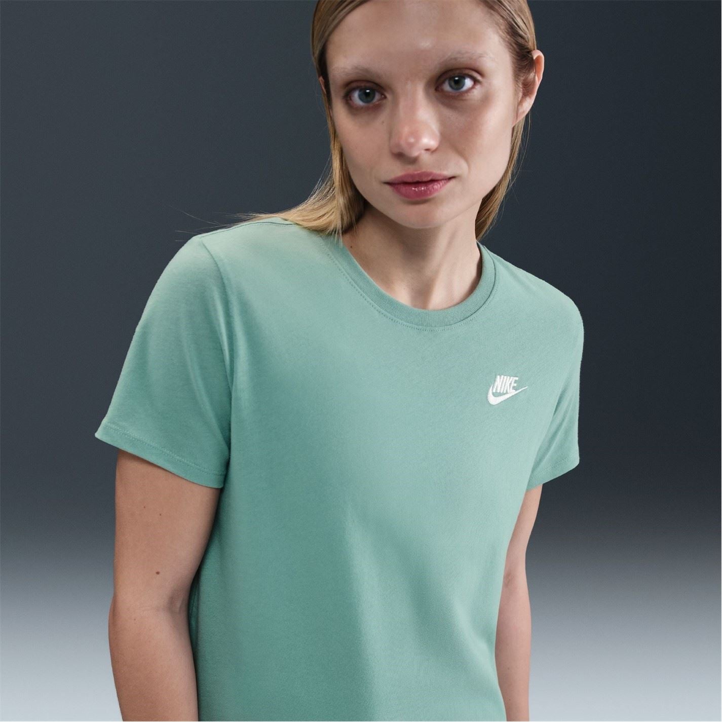 Nike Womens Sportswear Club T-Shirt