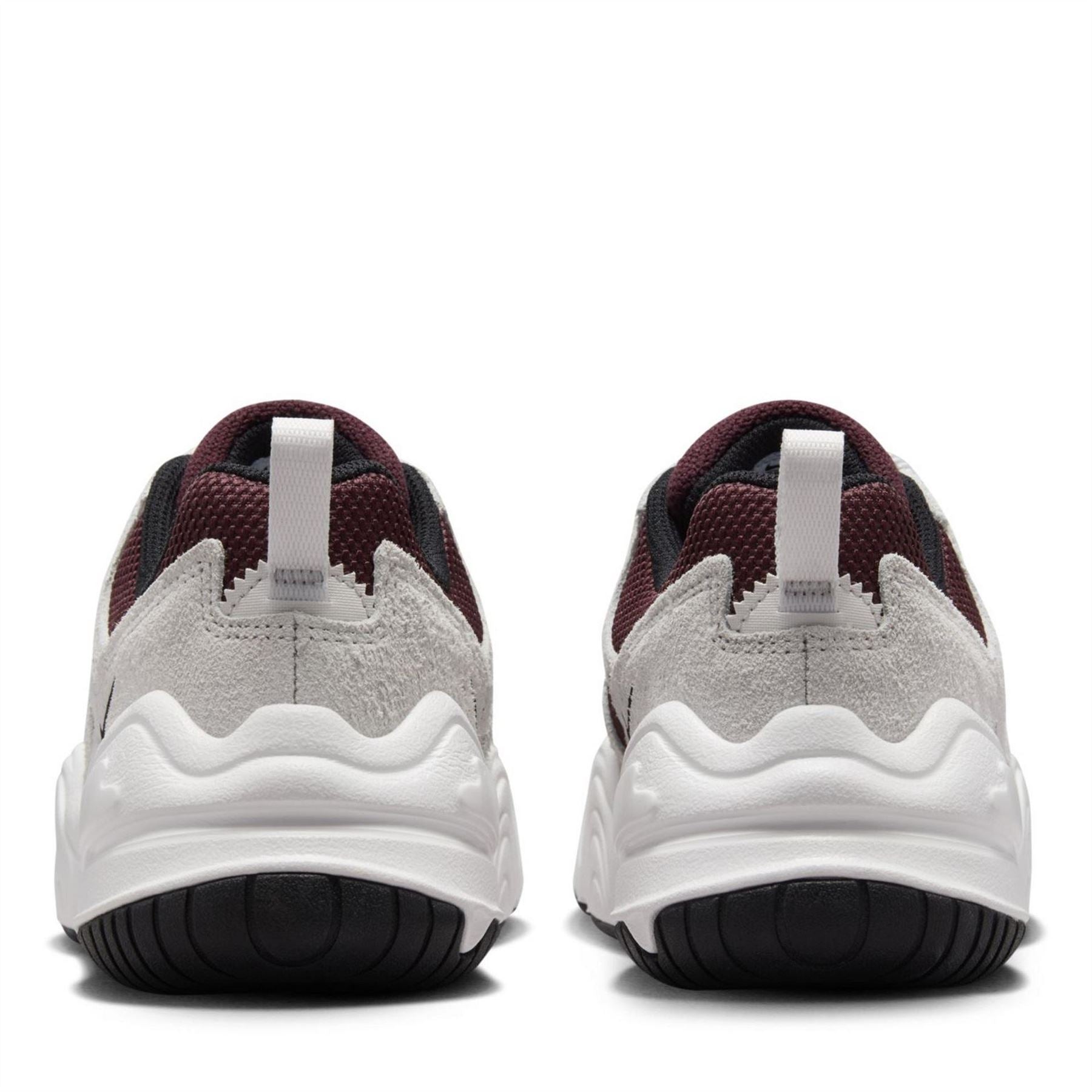 Nike Tech Hera Low Top Sneakers