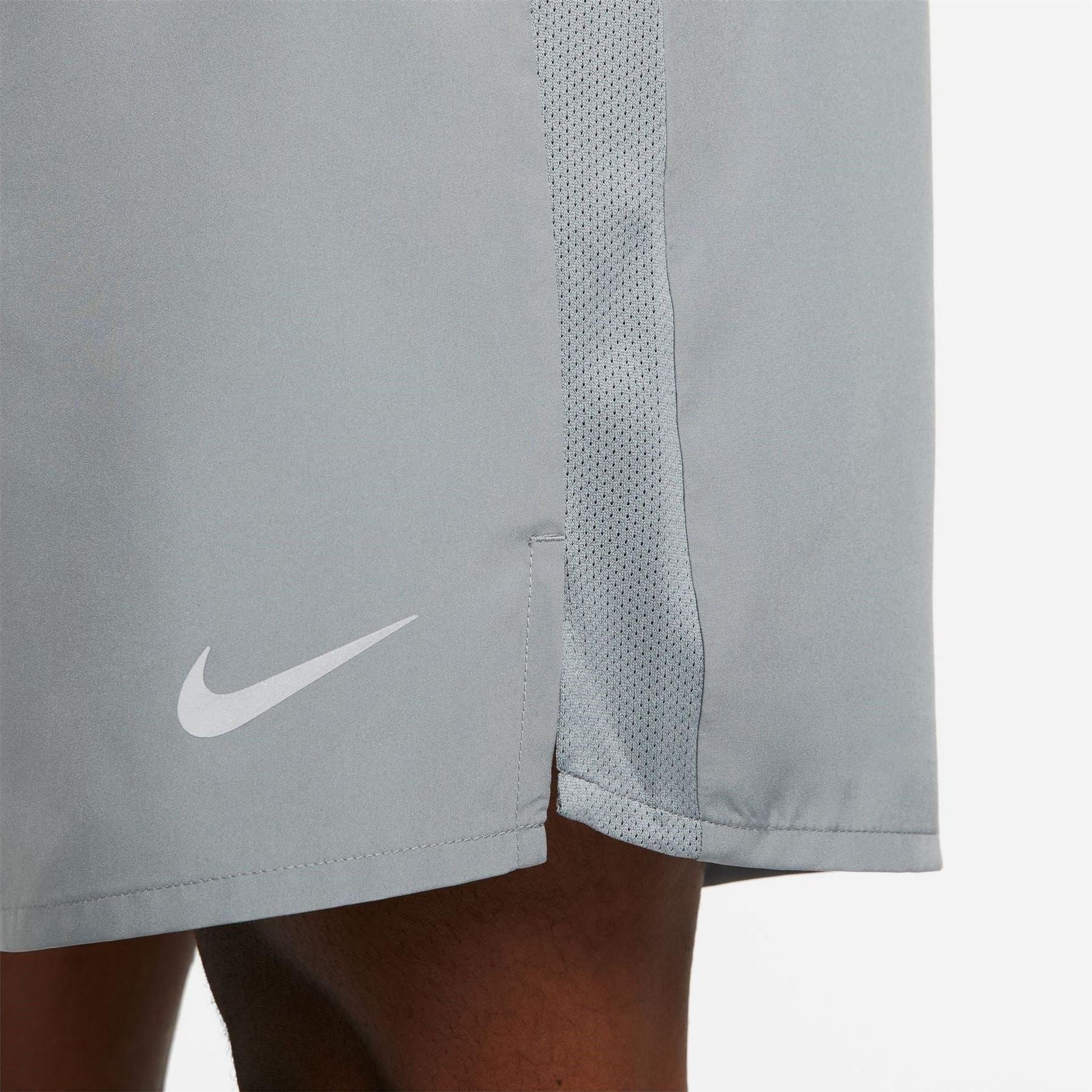 Nike Mens 7in Challenge Shorts