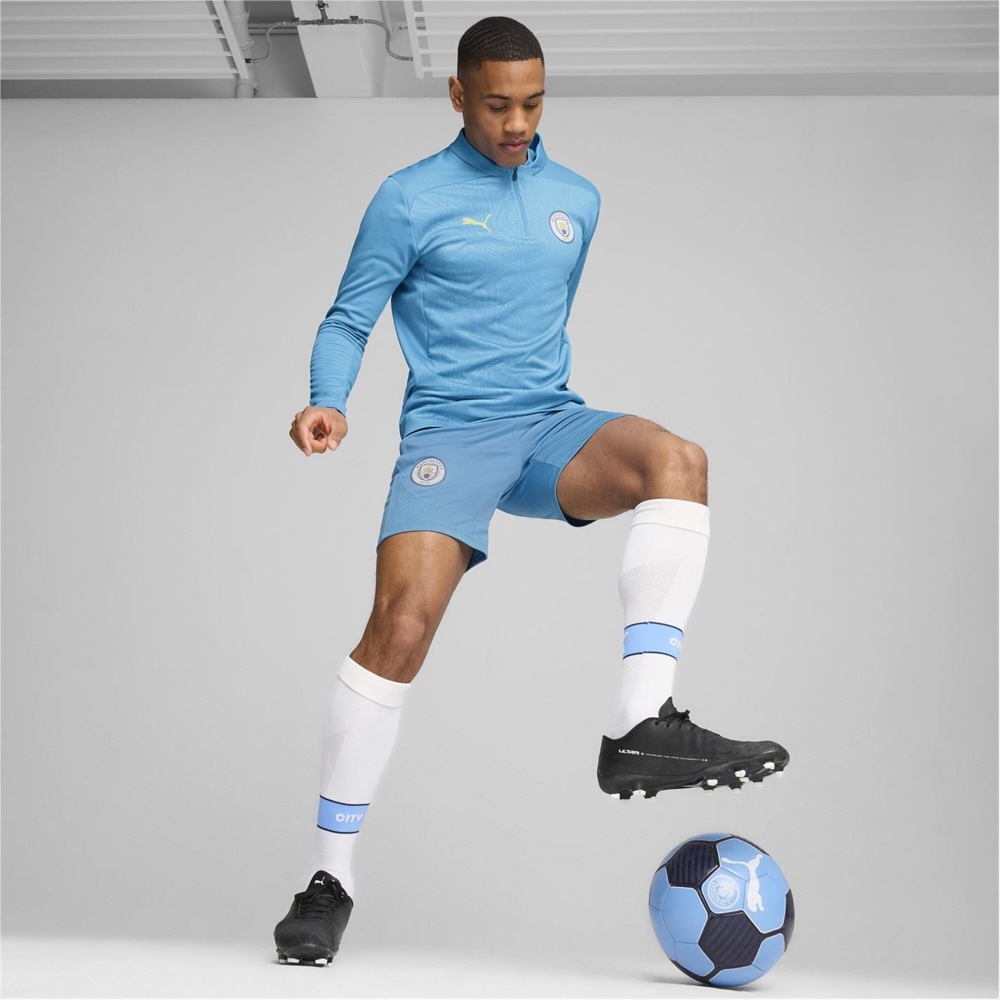 Puma Manchester City Training Hybrid Top 2024 2025 Adults