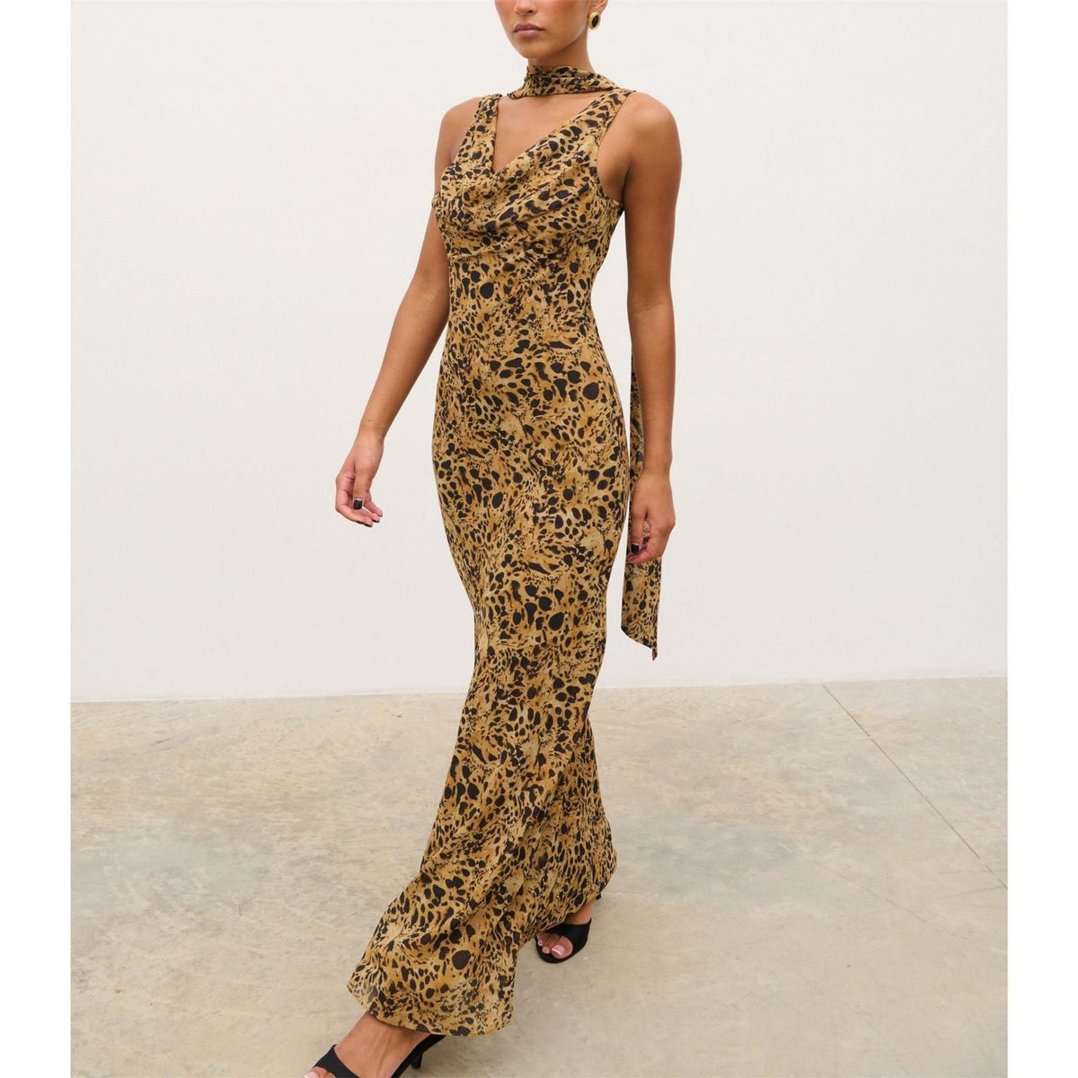 Pretty Lavish Arden High Ld64