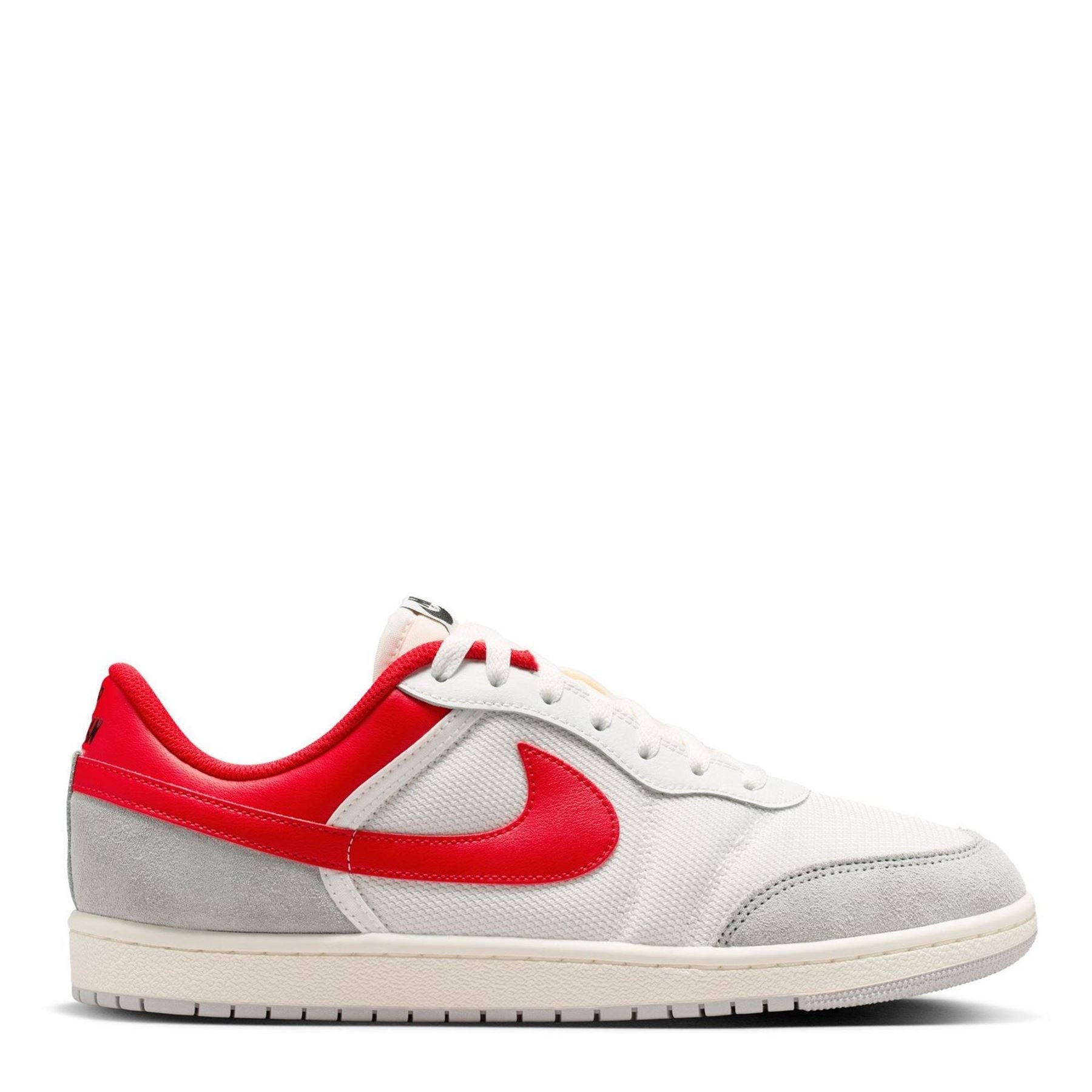 Air Jordan Skyline Sn62 Lace-Up Low Top Sneakers