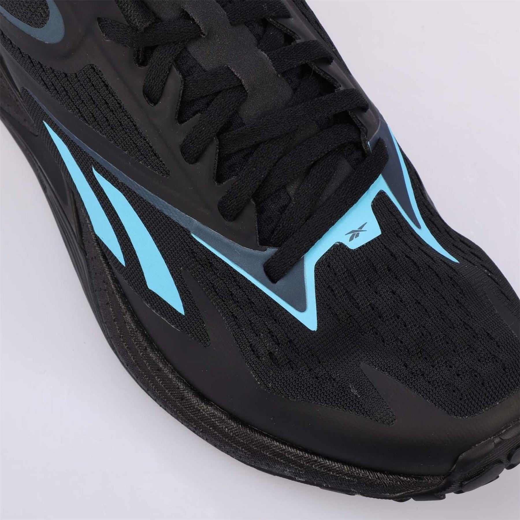 Reebok 22 Trainers