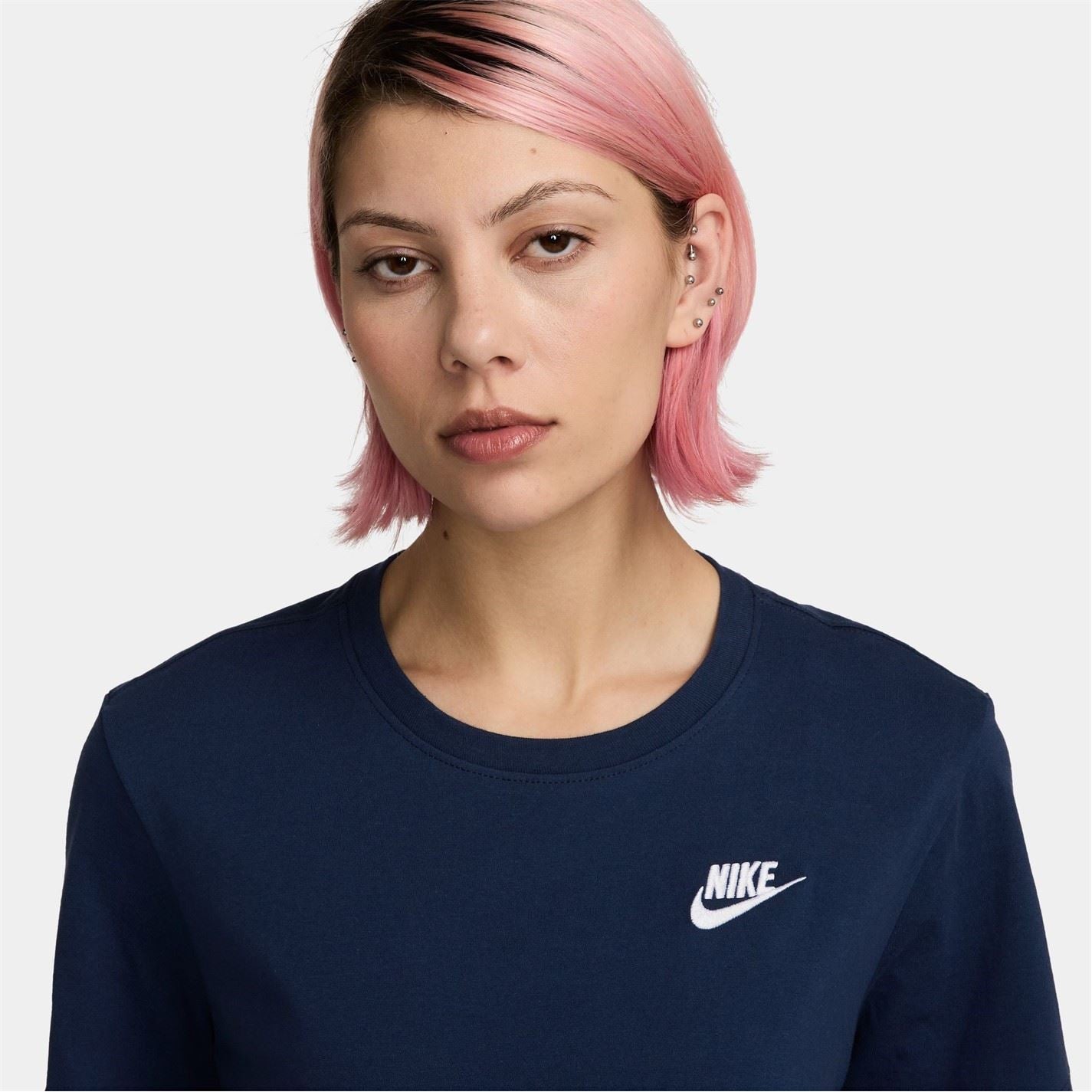 Nike Womens Sportswear Club T-Shirt