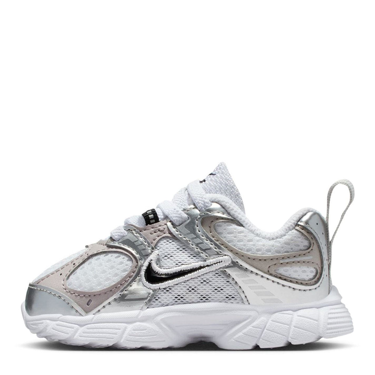 Nike V5 Runner Low Top Lace-Up Sneakers