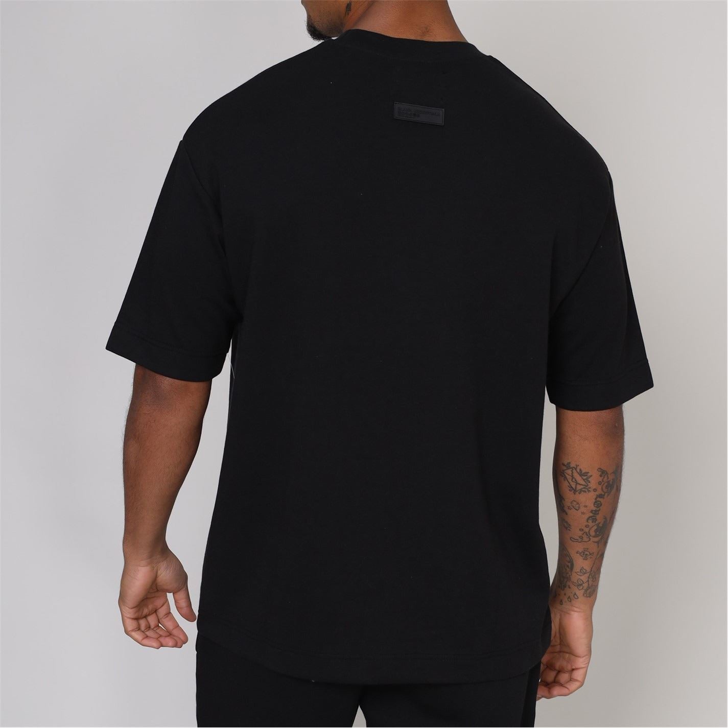Blank Essentials Essentials Arch T-Shirt