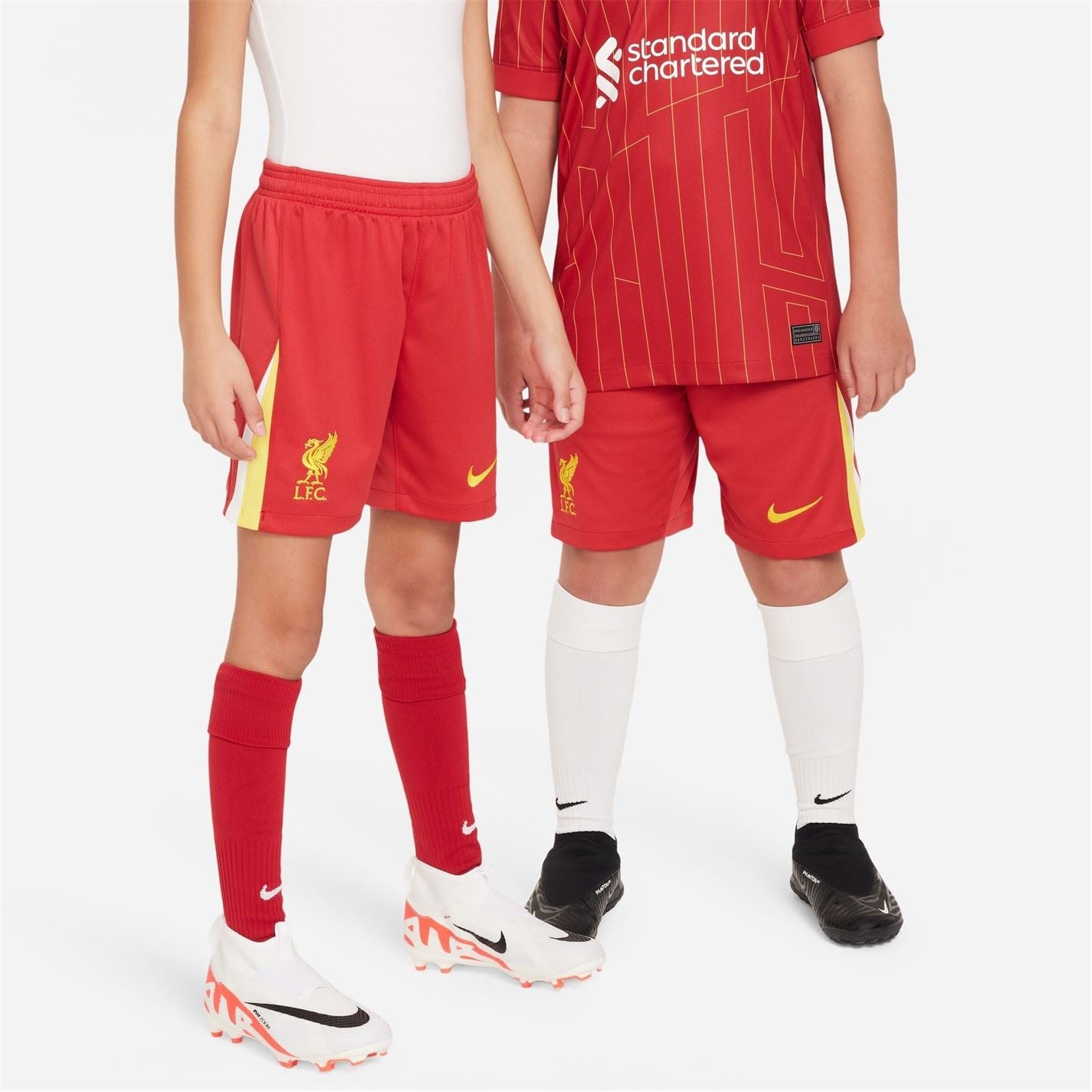 Nike Liverpool Home Shorts 2024 2025 Juniors