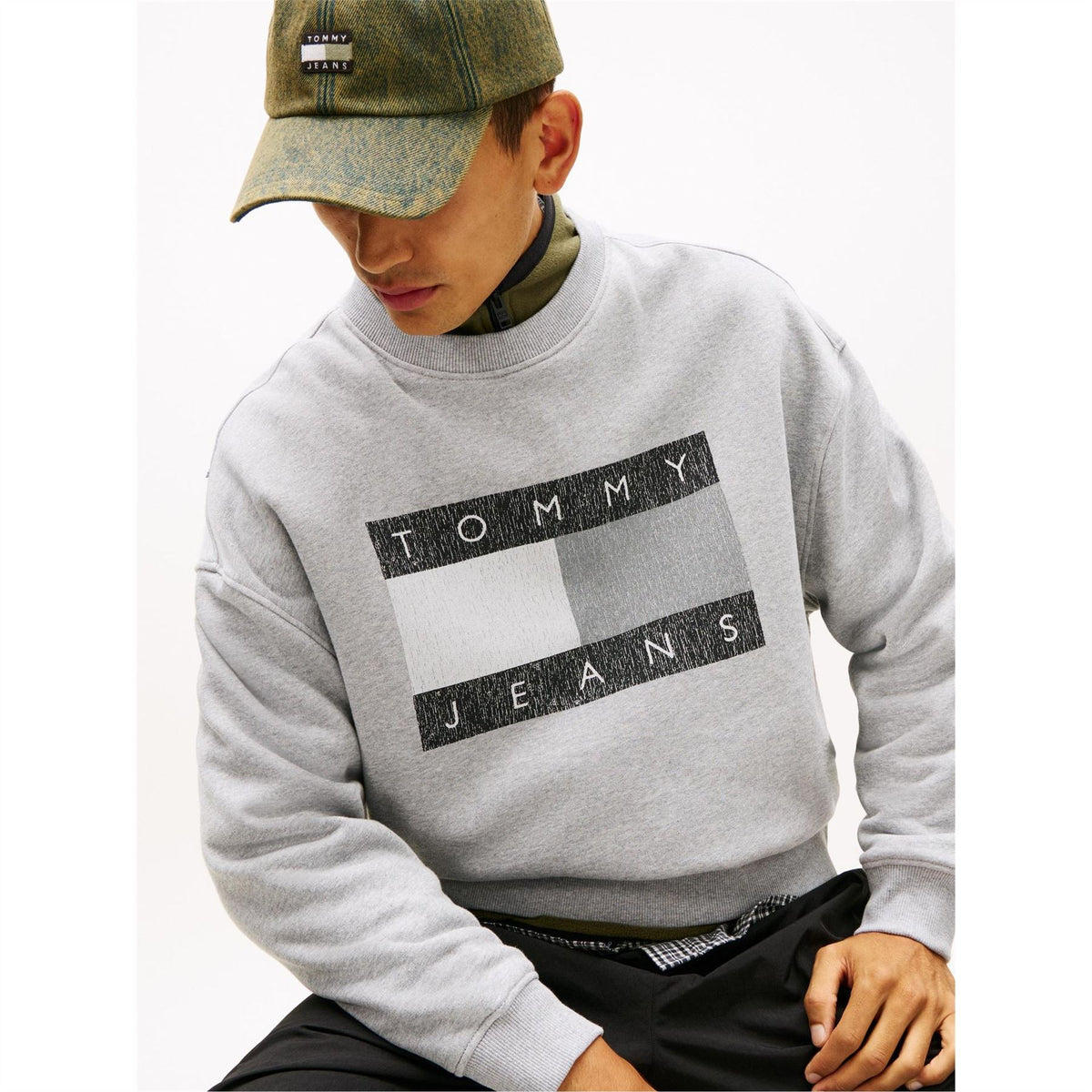 Tommy Jeans Flag Graphic Crew Neck Long Sleeve Sweatshirt