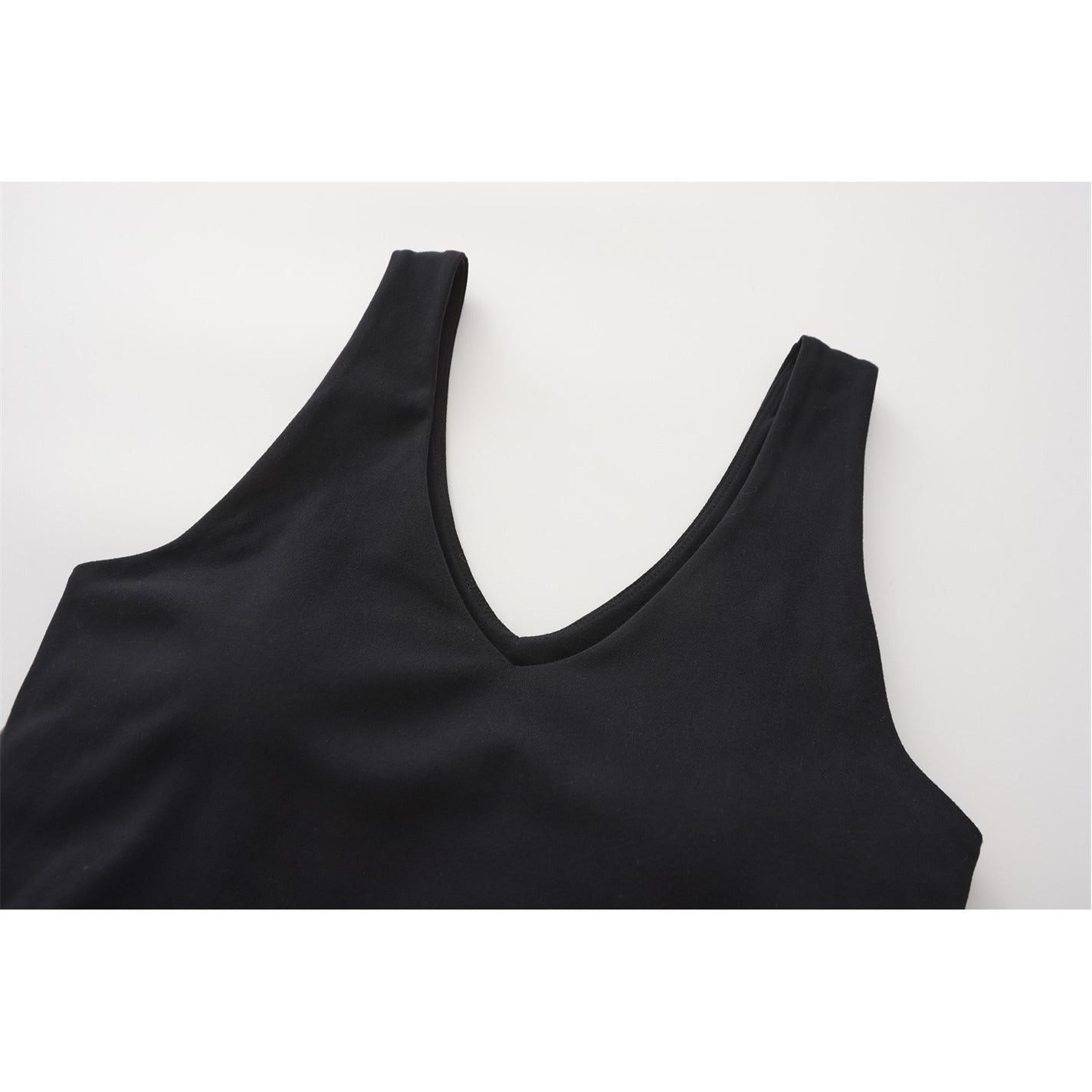 LA Gear Med Impact Cropped Snug Fit Bra