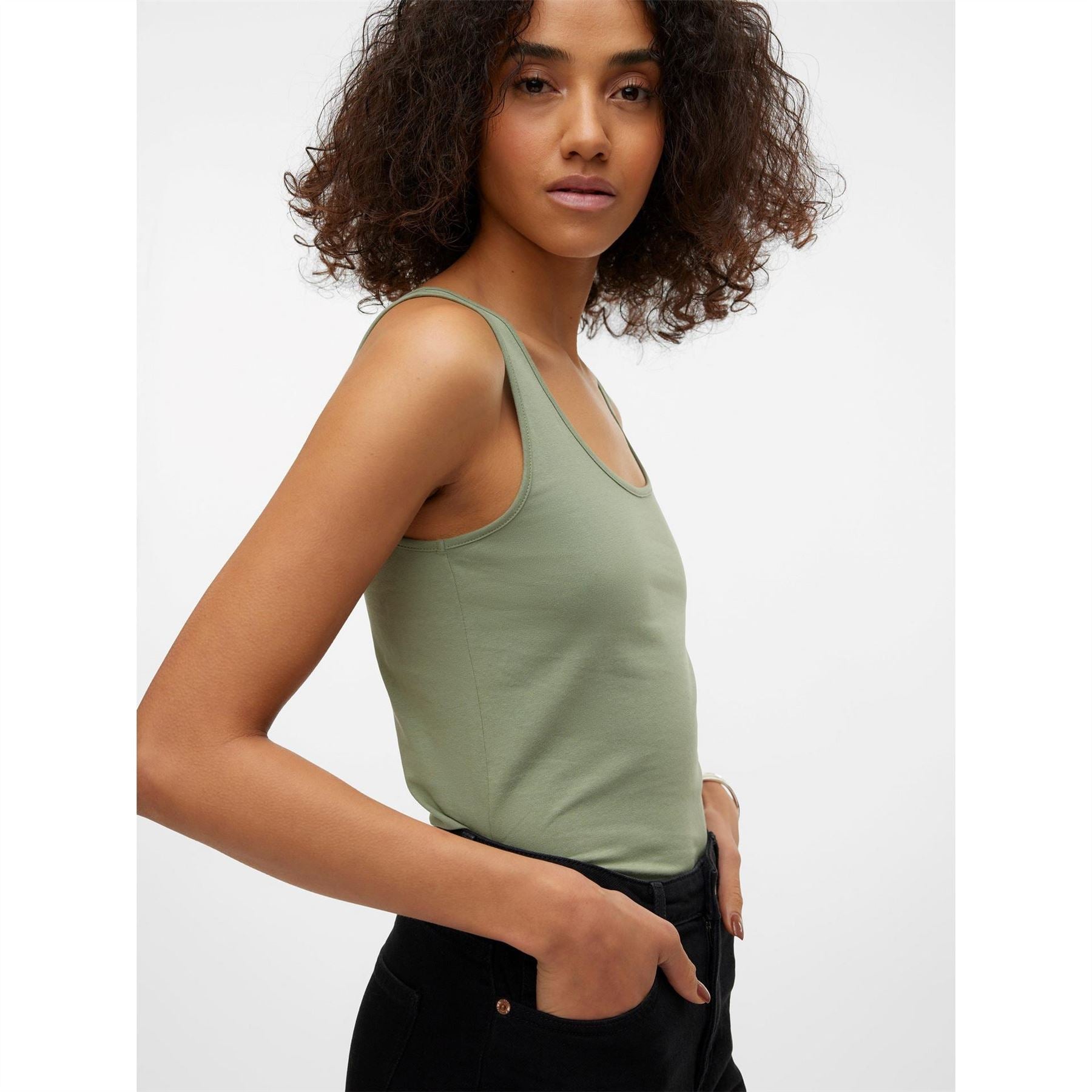 Vero Moda Scoop Neck Slim Fit Tank Top