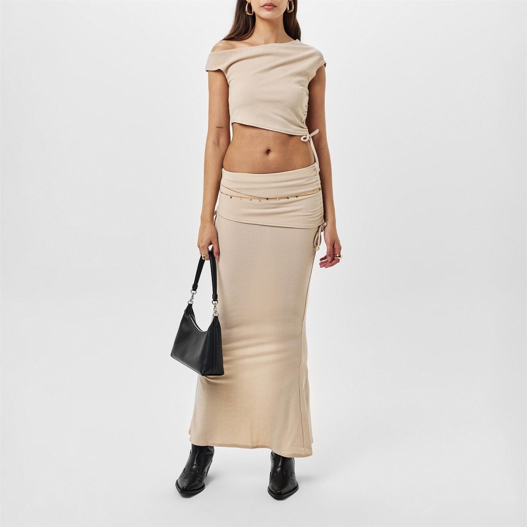 Missy Empire The Shoulder Ruched Crop Top